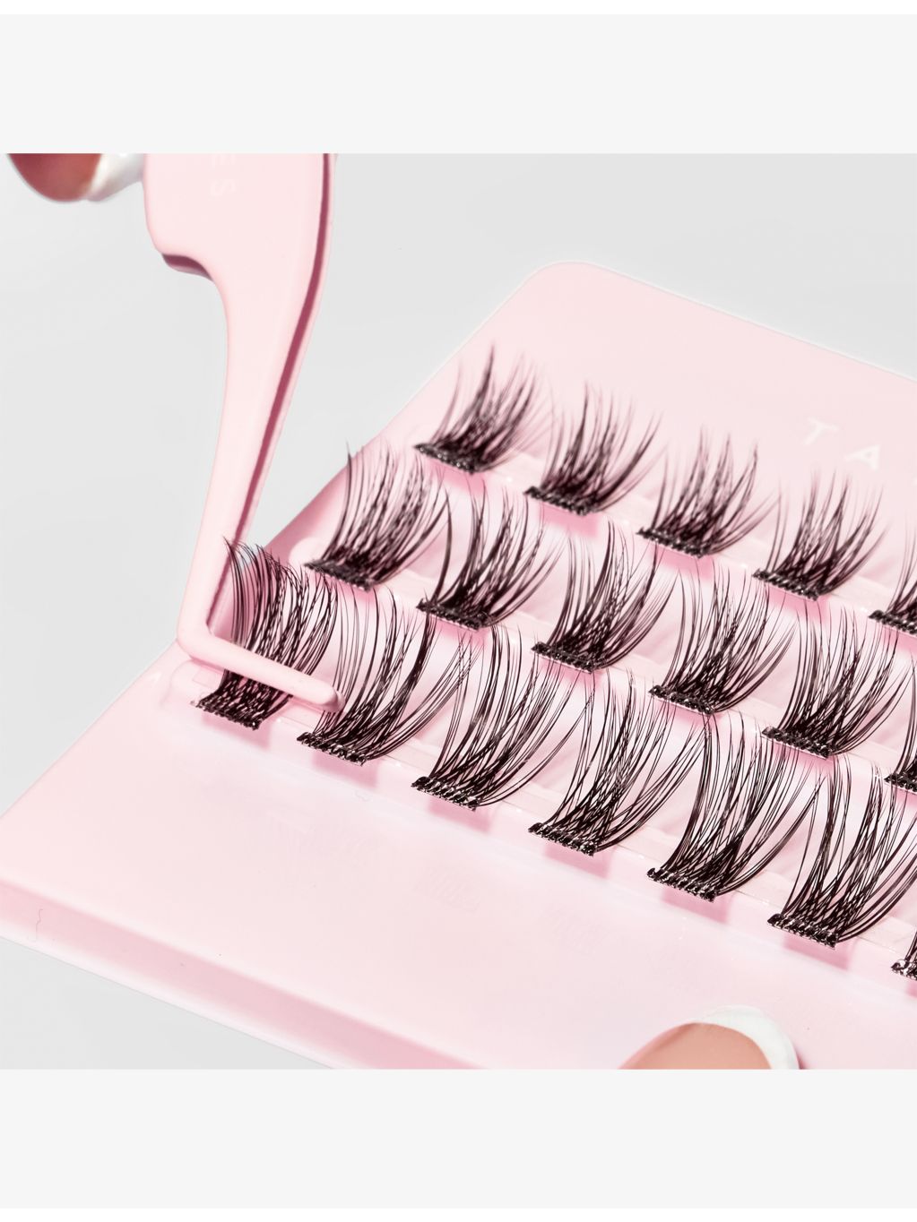 Tatti Lashes Hybrid Volume pre-glued eyelash clusters, UK version