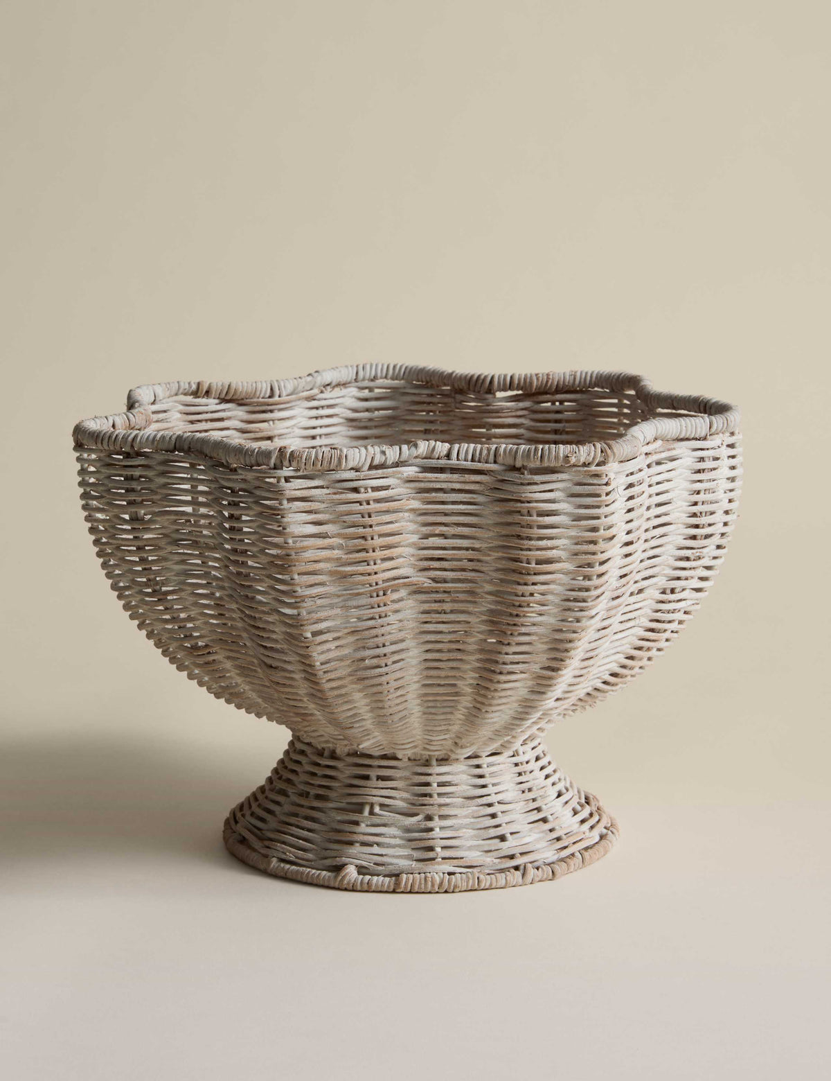 Rattan scallop footed bowl for home decor (British brand)
