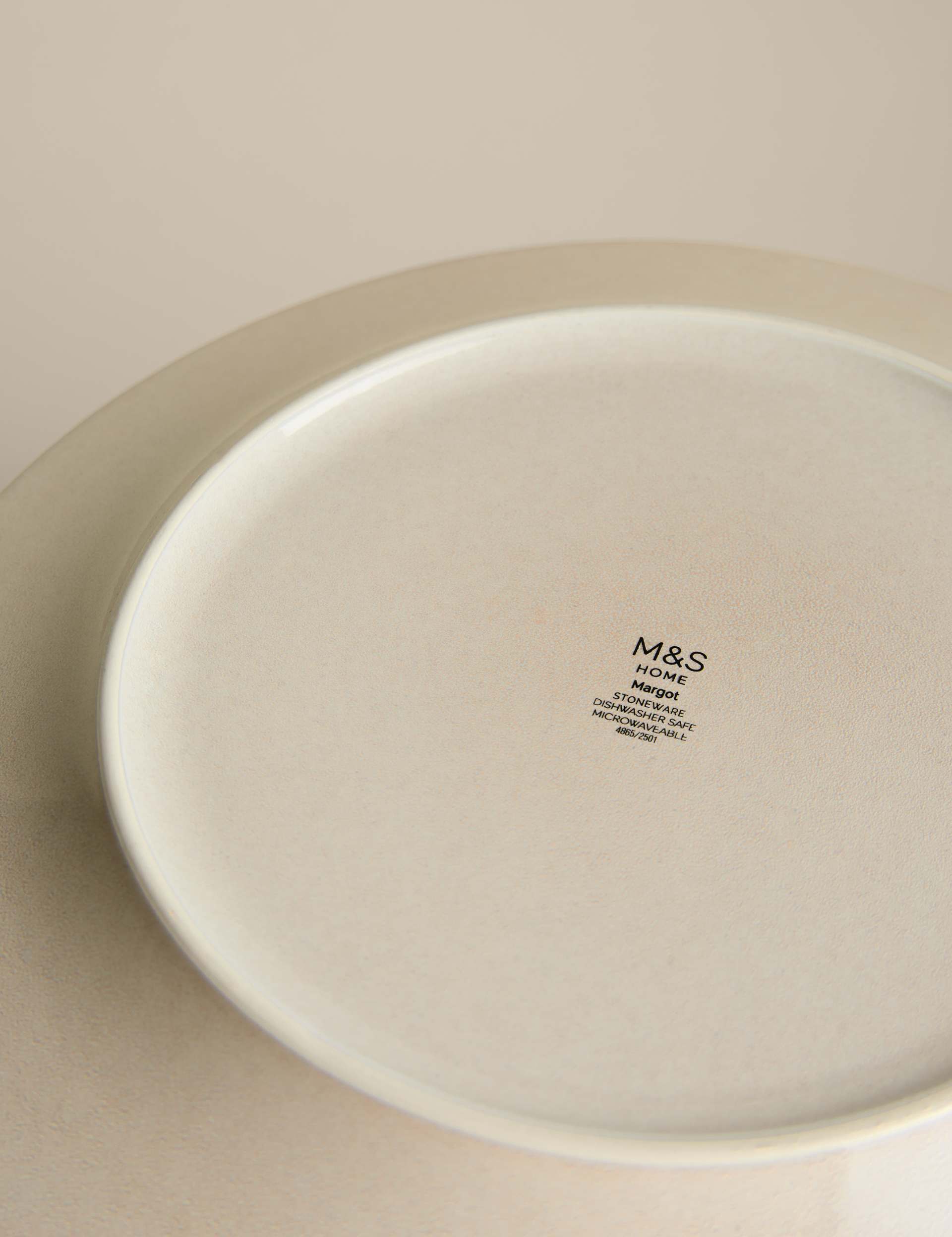 Reactive stripe dinner plate 28 cm, imported from the UK