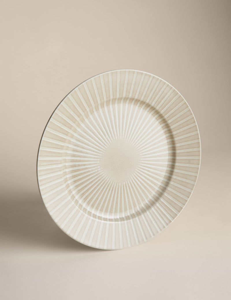 Reactive stripe dinner plate 28 cm, imported from the UK