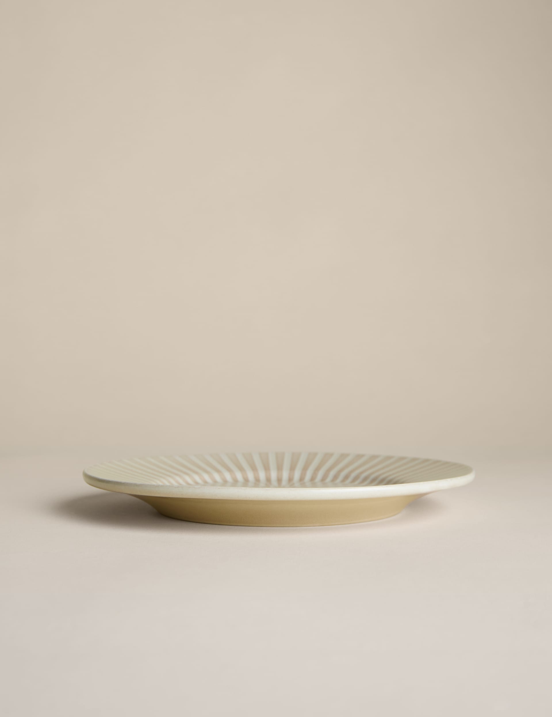 Stoneware side plate reactive stripe 20.3 cm, imported from the UK