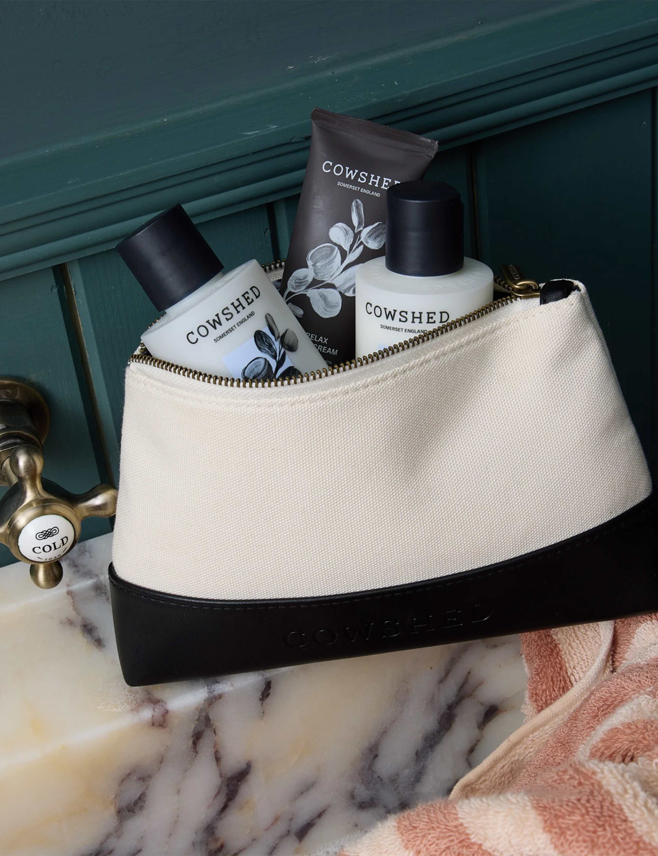 Cowshed Relax travel trio body care gift set - British product