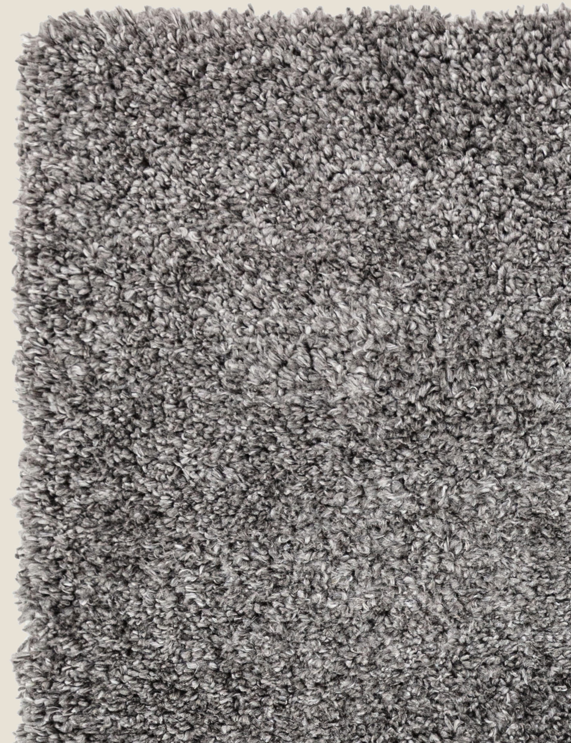 Richie soft touch shaggy rug in multiple sizes (British brand)