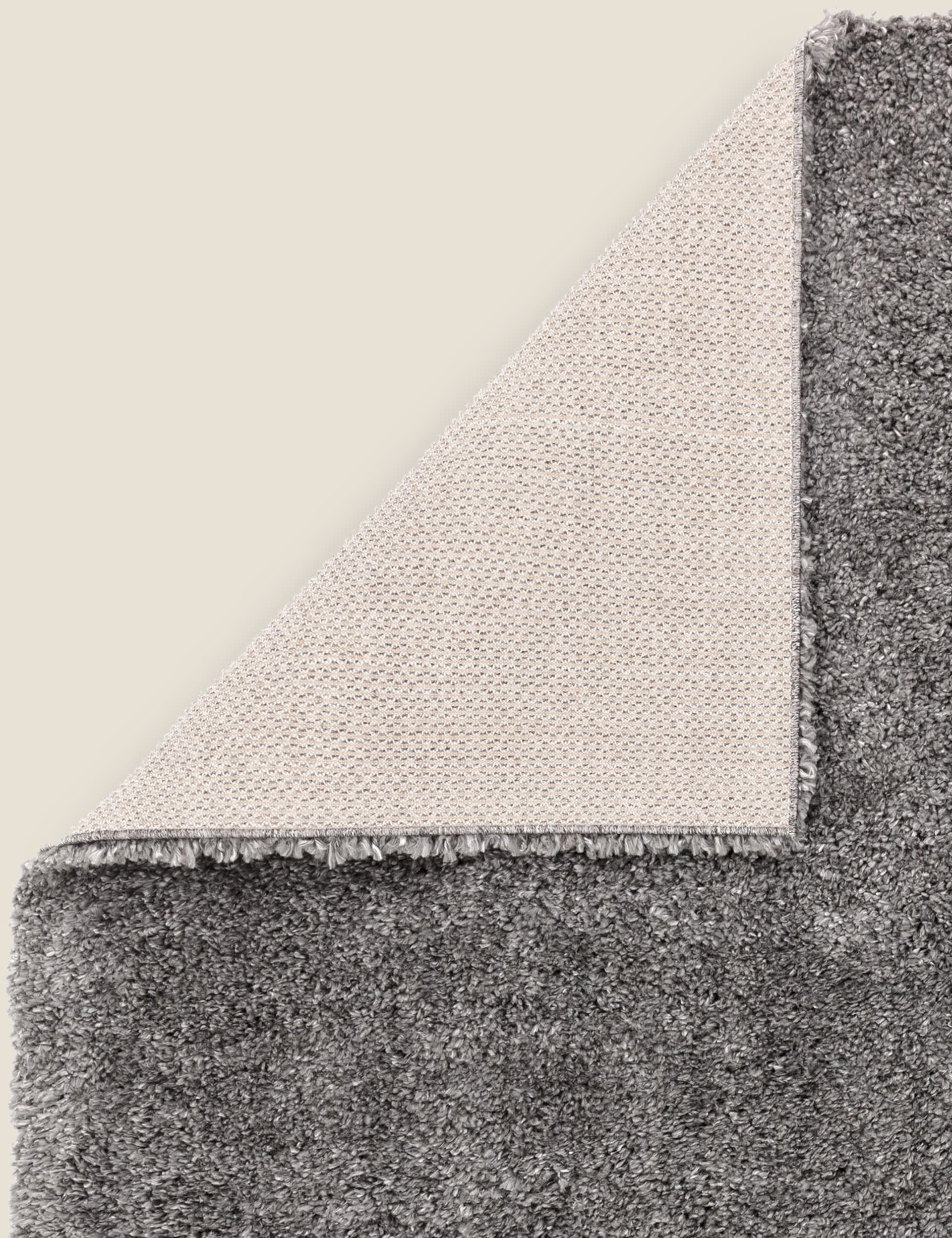 Richie soft touch shaggy rug in multiple sizes (British brand)