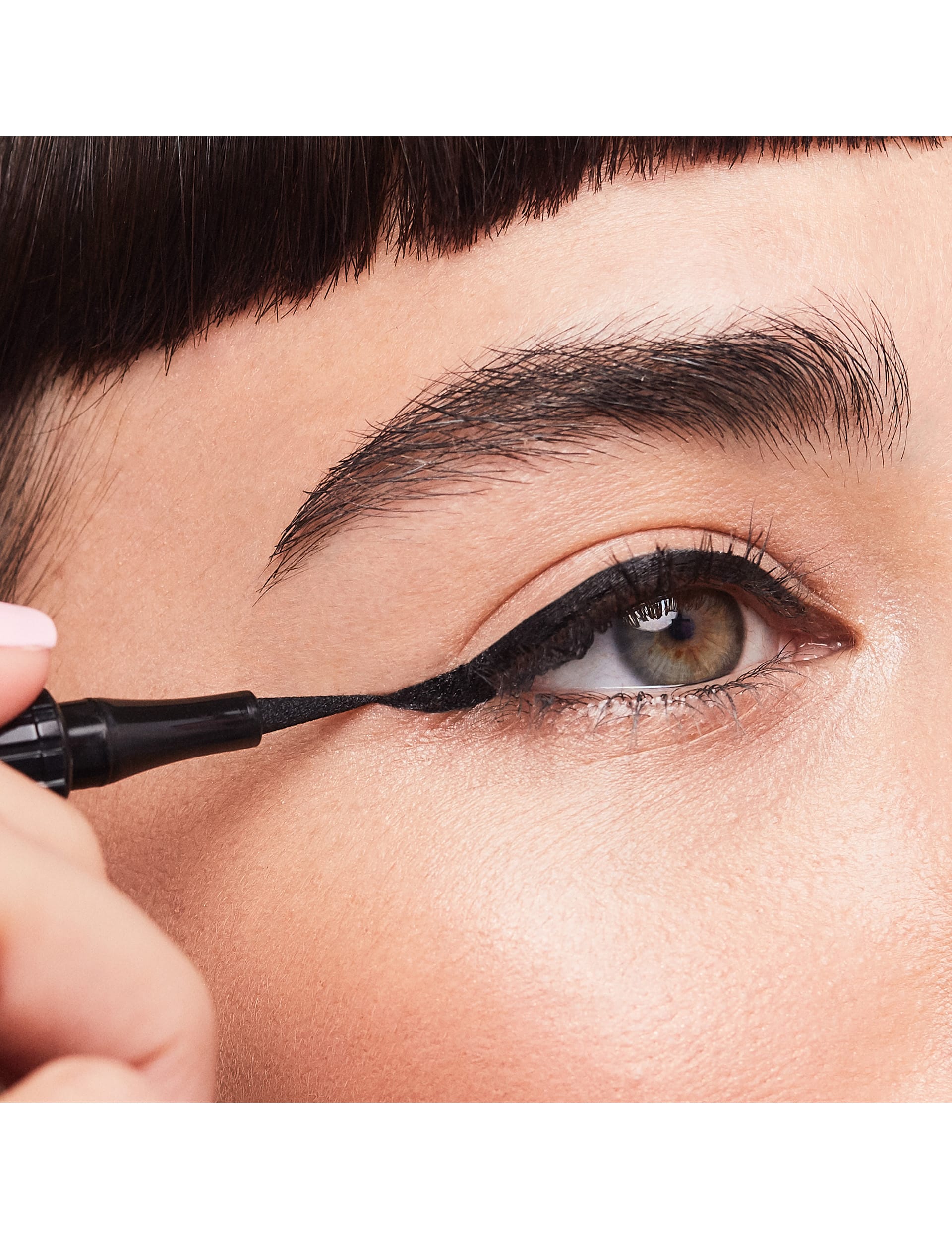 Black liquid eyeliner with roller tip, 1ml, imported from the UK