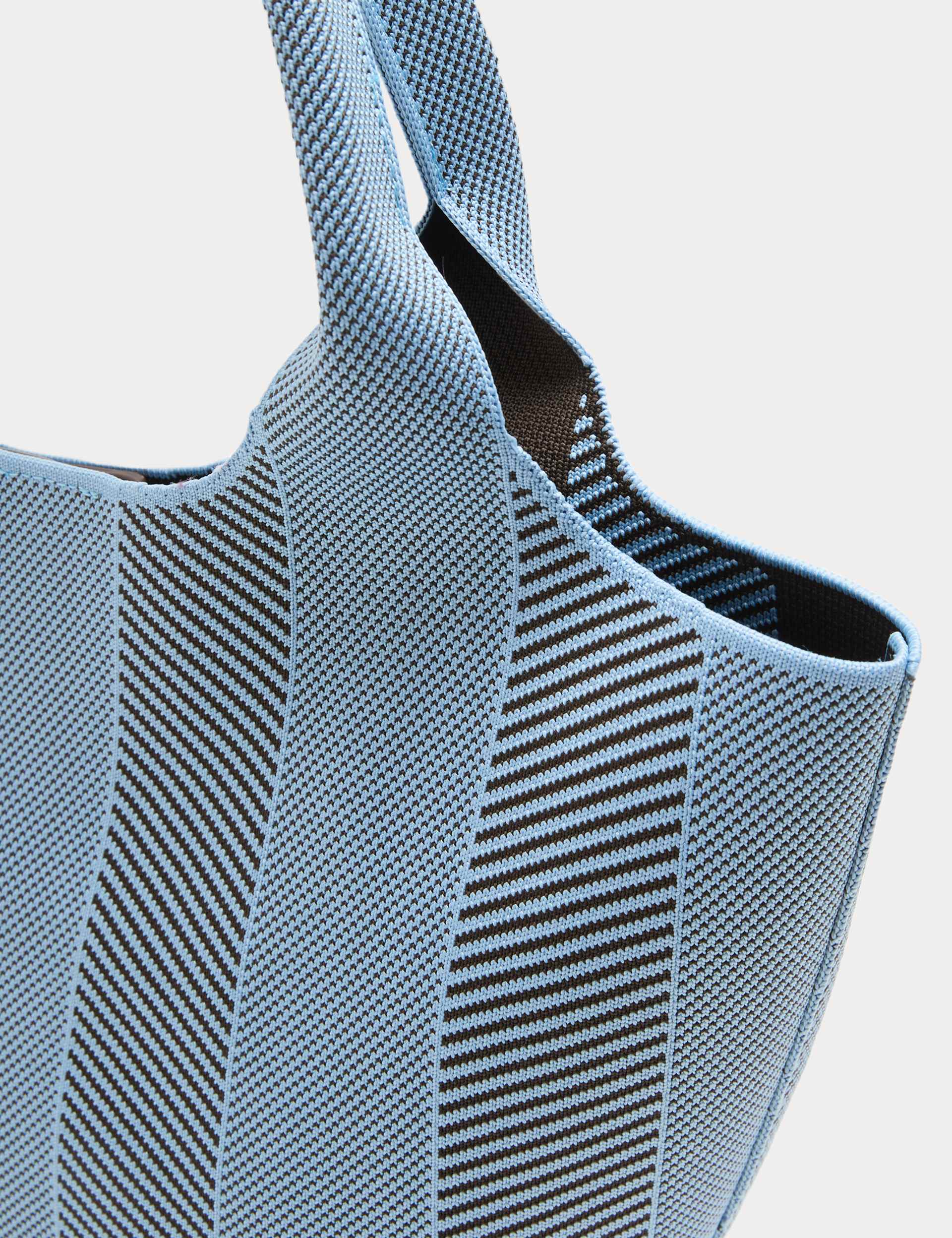 Flyknit striped top handle grab bag woven design - British product
