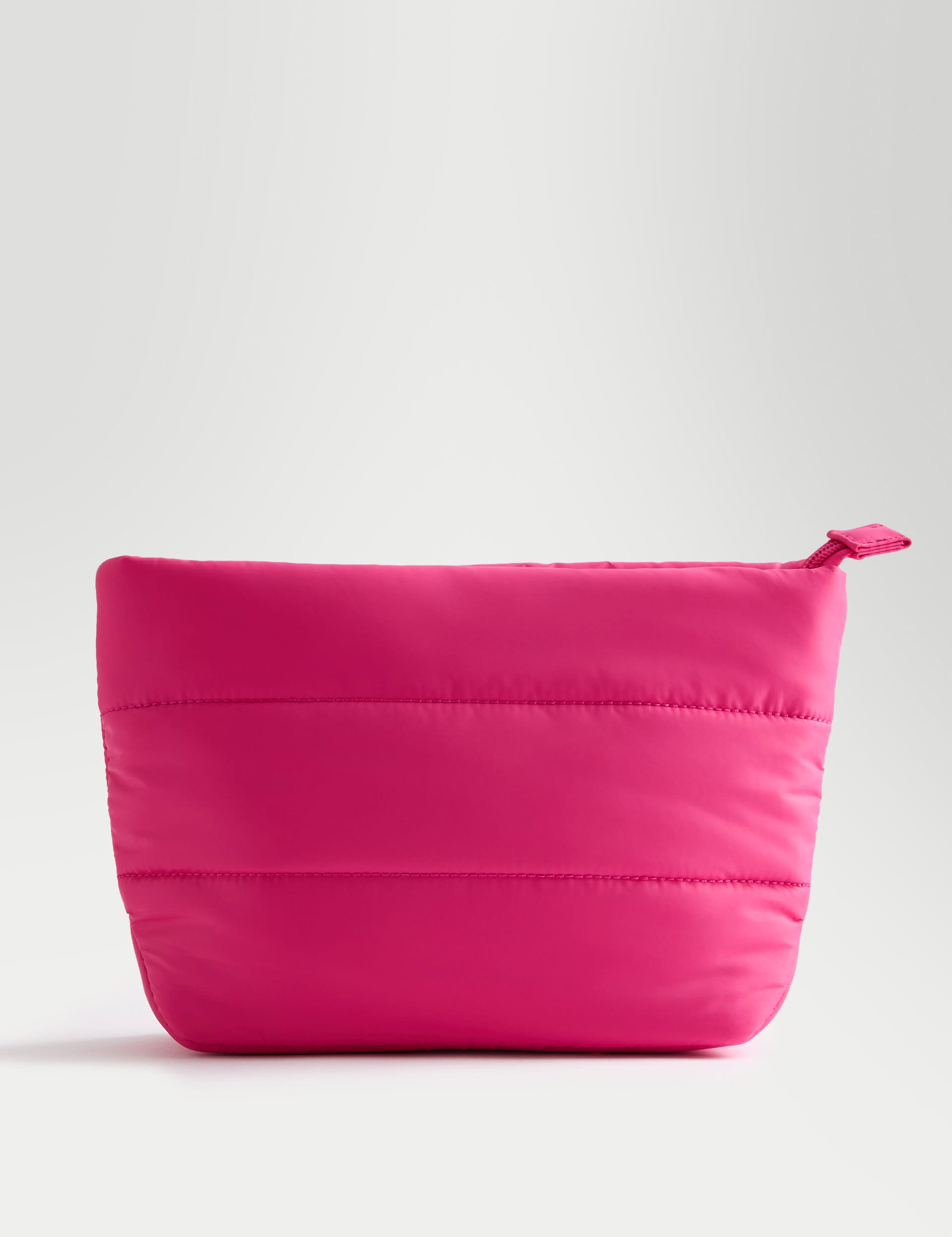 Medium puffy polyester cosmetic bag, imported from the UK