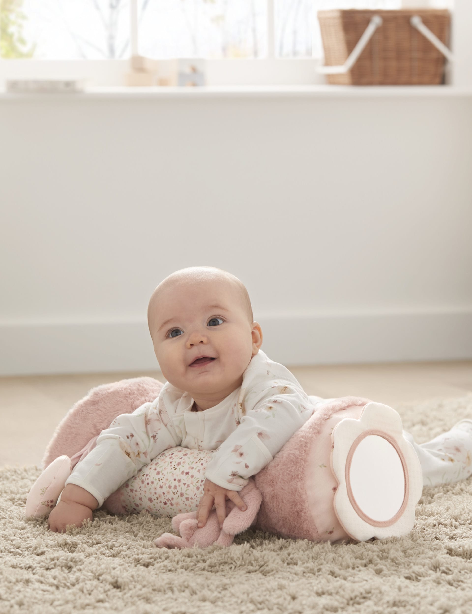 Mamas Papas Welcome to the World Tummy Time Roll 7lbs, imported from the UK