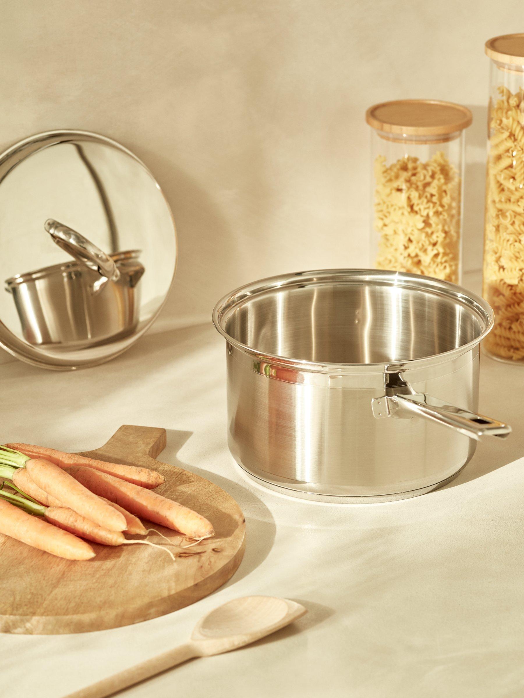John Lewis classic lidded saucepan with helper handle 22cm 3.7L, UK version
