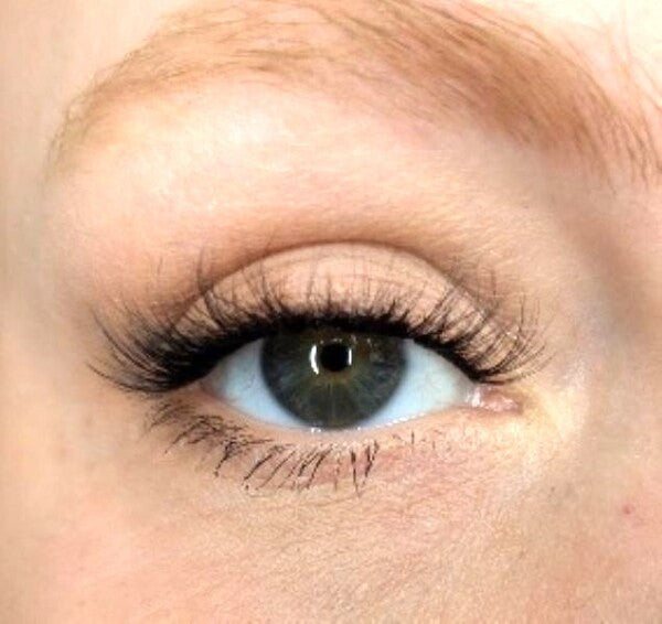 Sophie's Lashes UK DATE NIGHT - DIY PRESS ON LASHES
