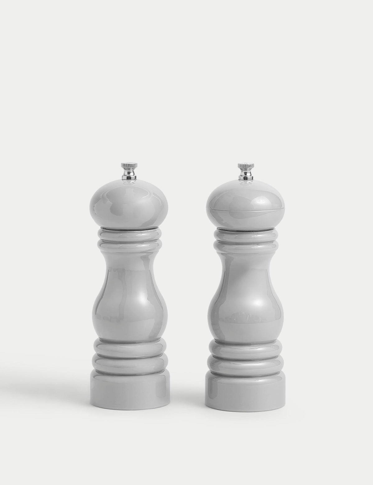 Salt and pepper mill set (British brand)