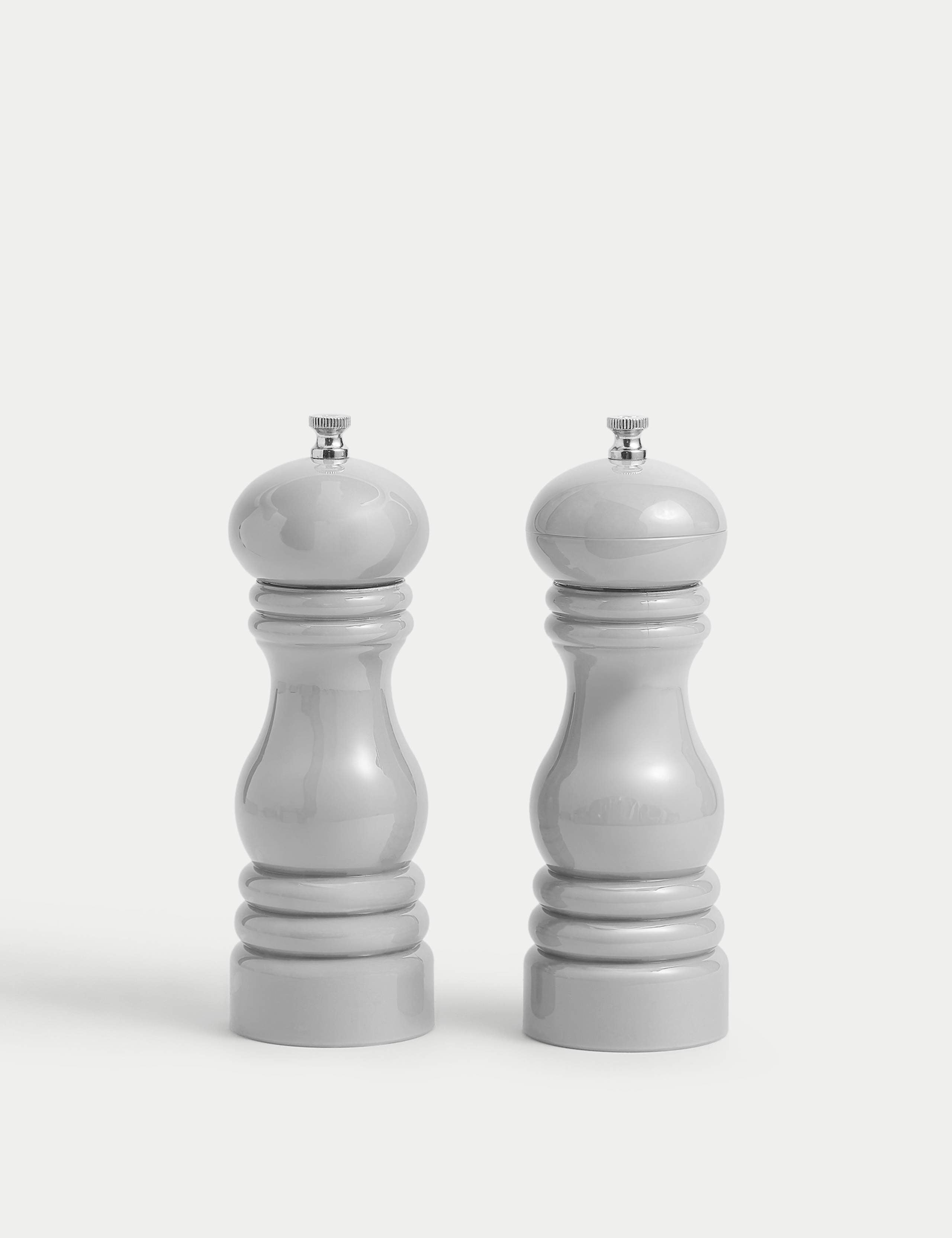 Salt and pepper mill set (British brand)