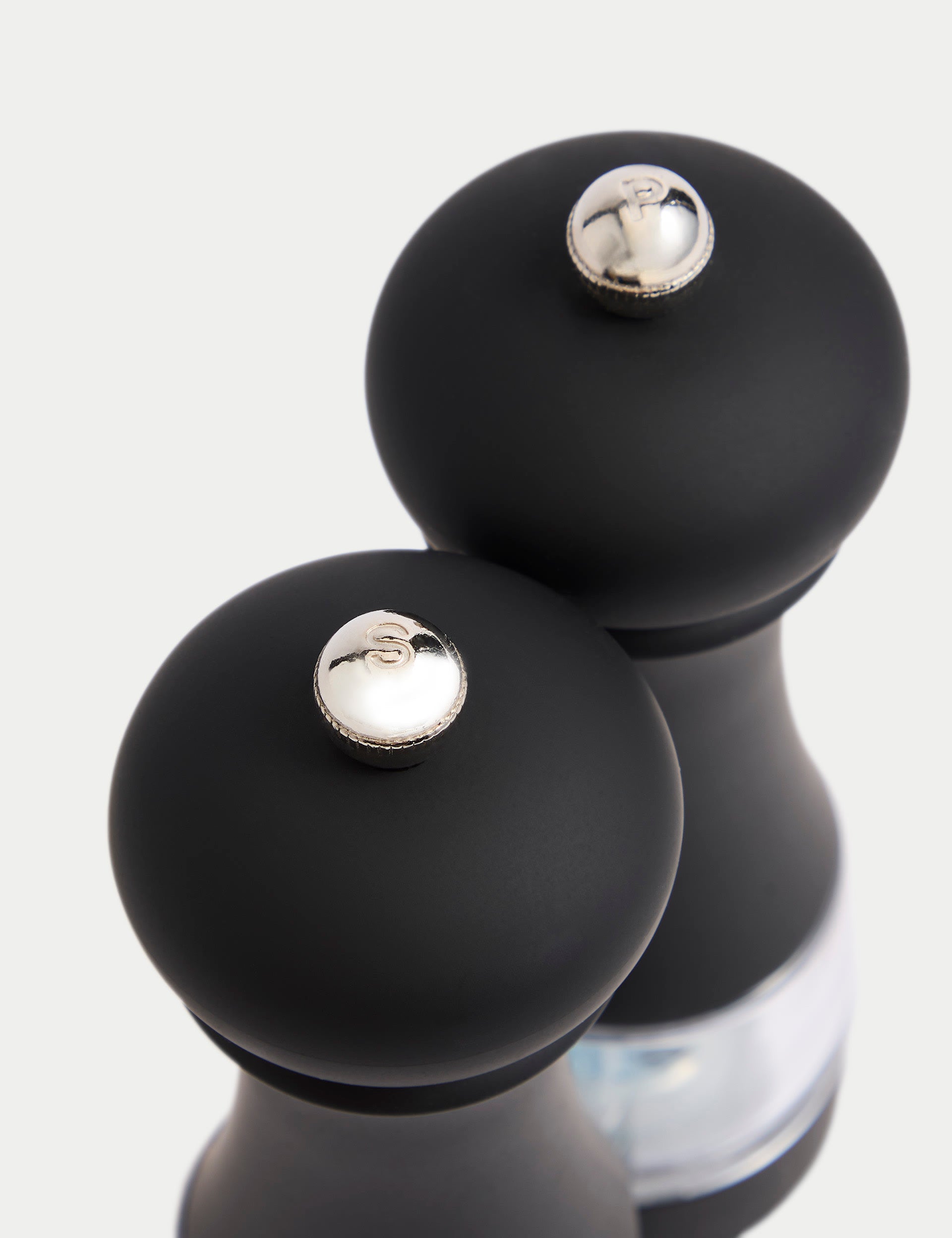 Salt and pepper mills two-piece set (British brand)