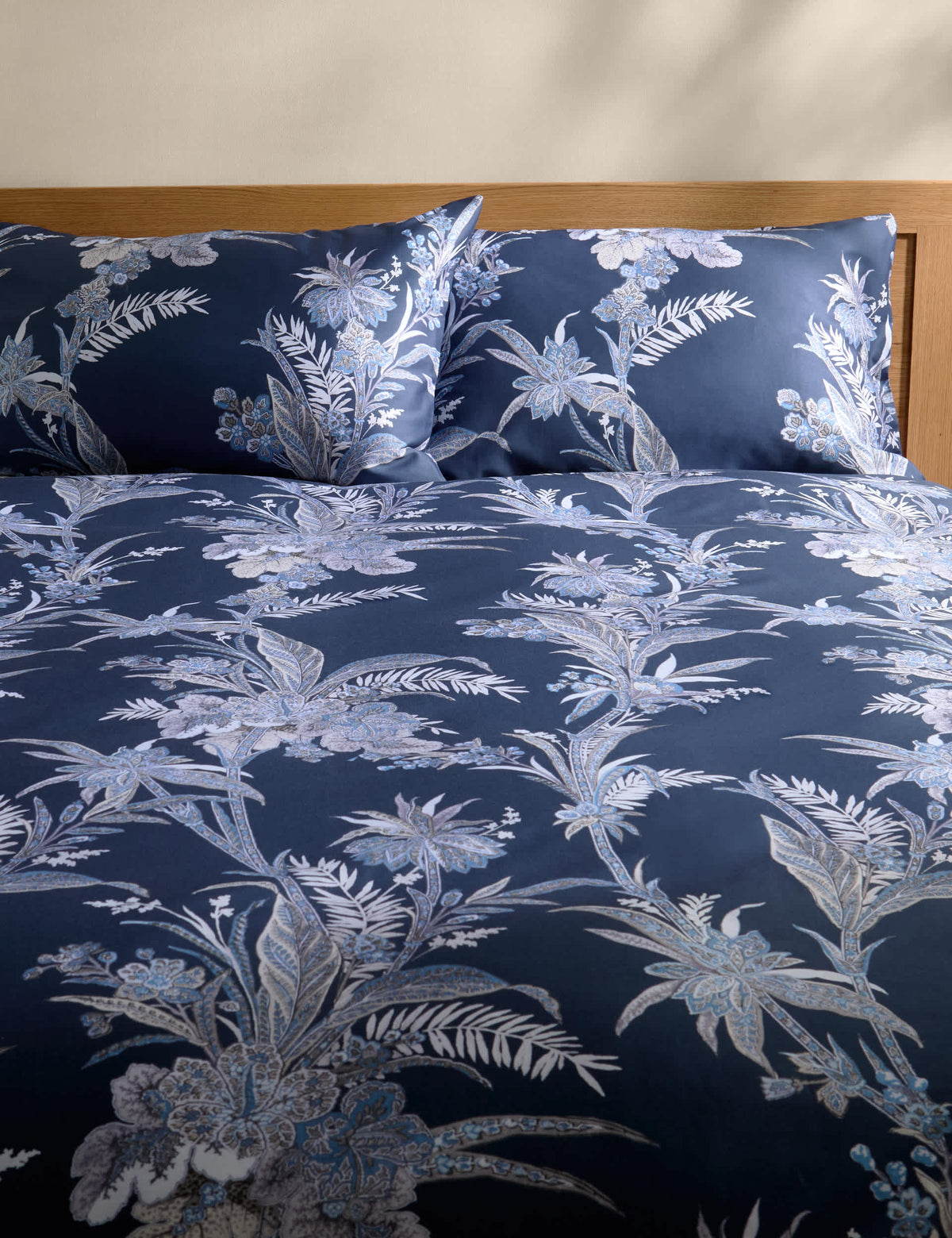 Sateen vintage floral bedding set (British brand)