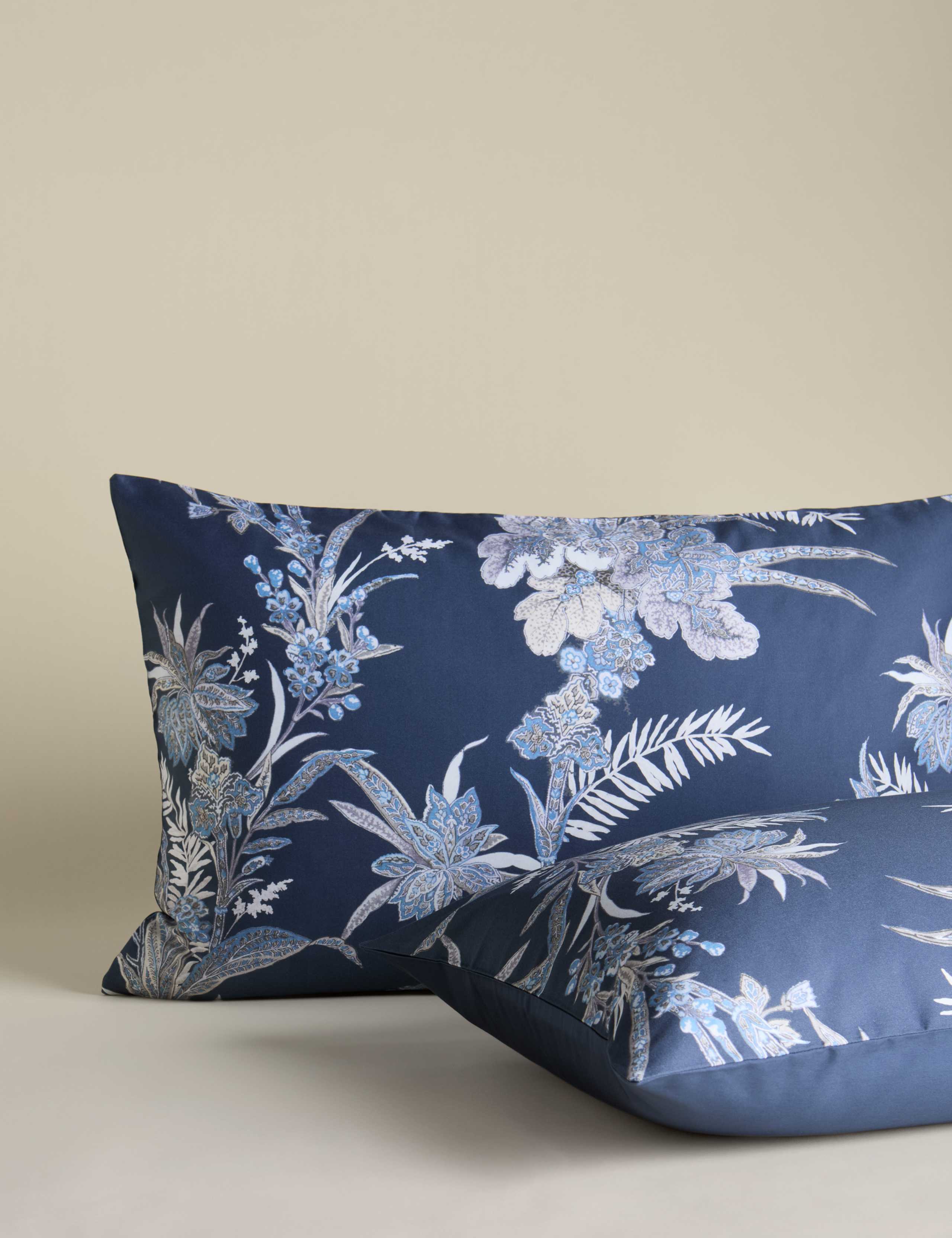 Sateen vintage floral bedding set (British brand)