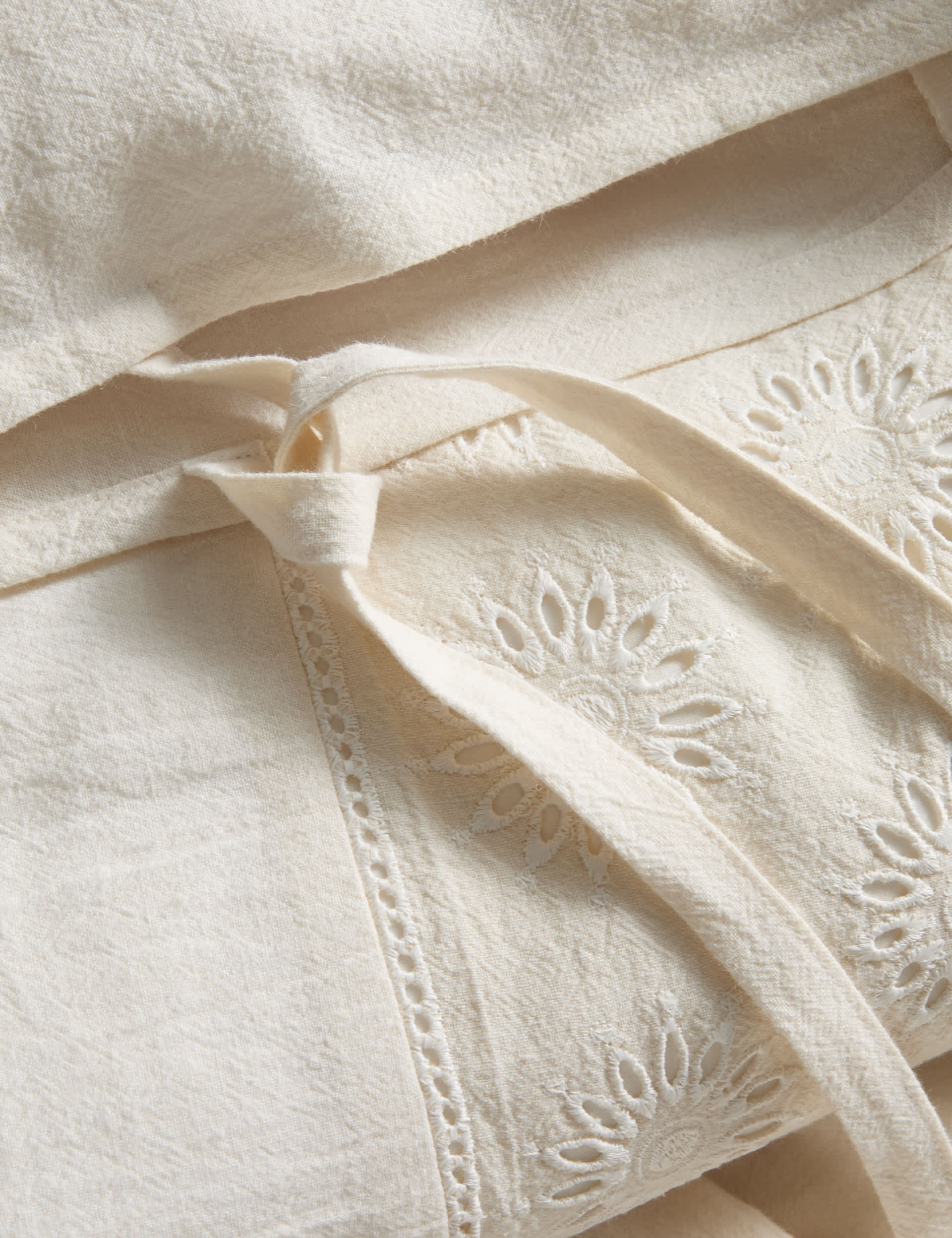 Schiffli embroidered panel bedding set with linen cotton blend, UK version