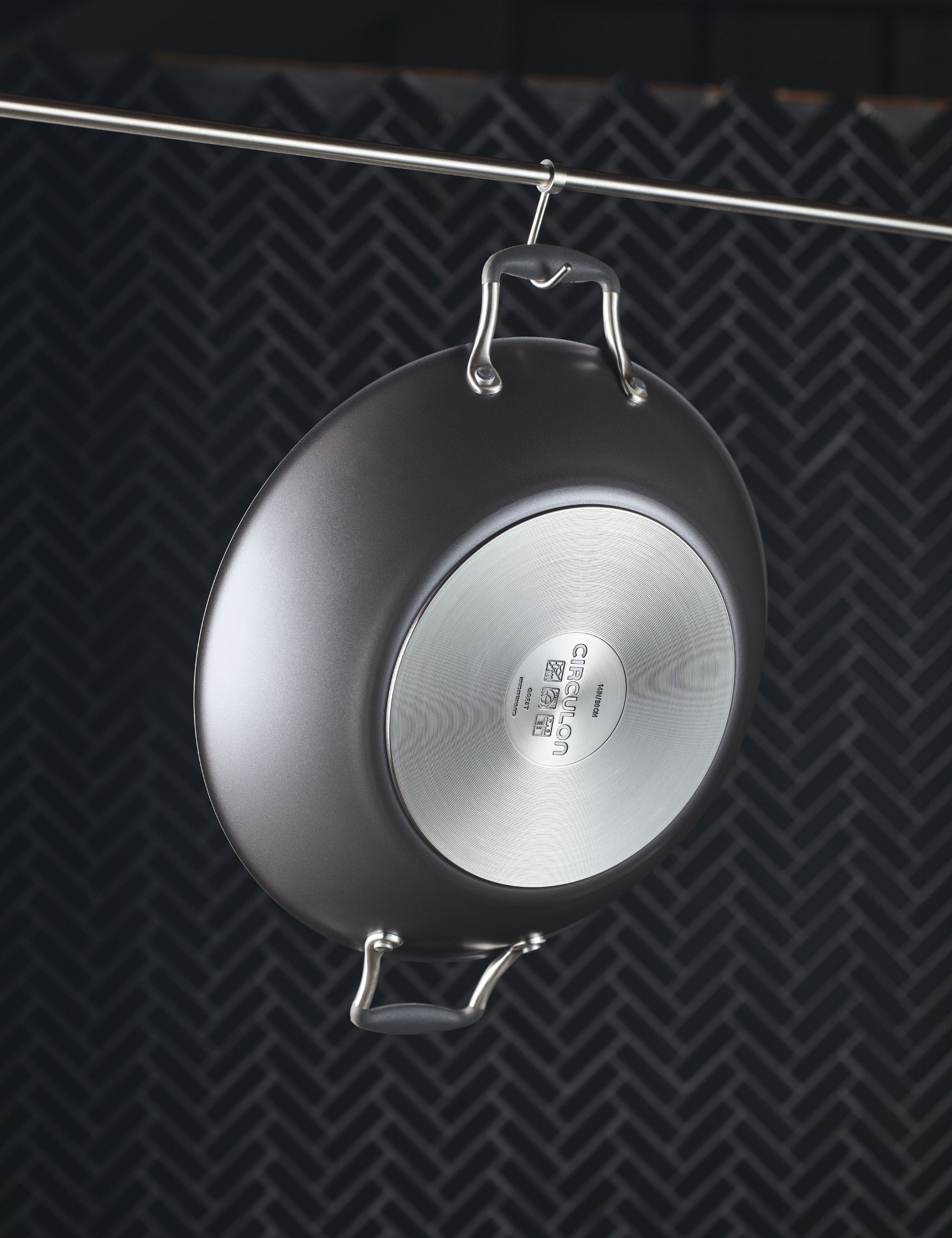 Circulon Scratch Defence non-stick wok 36cm, imported from the UK