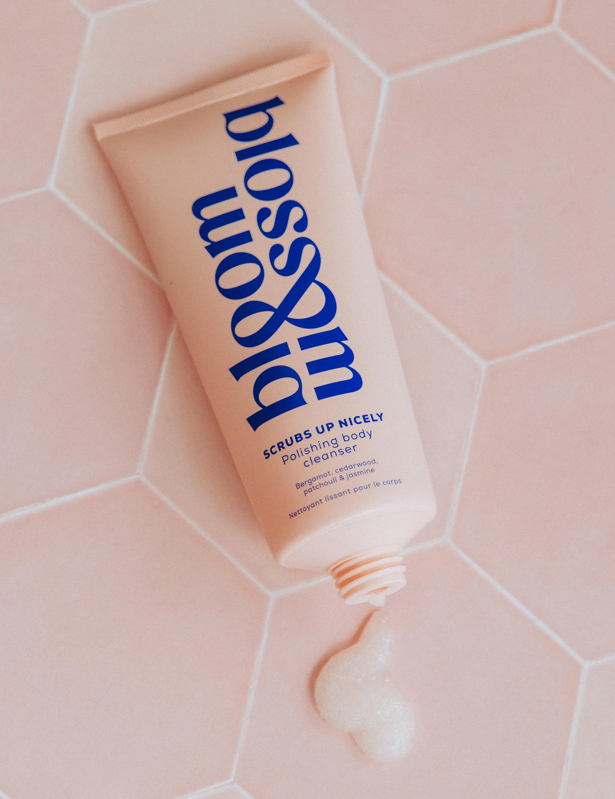 Bloom and Blossom Scrubs Up Nicely polishing body cleanser 200ml (British brand)