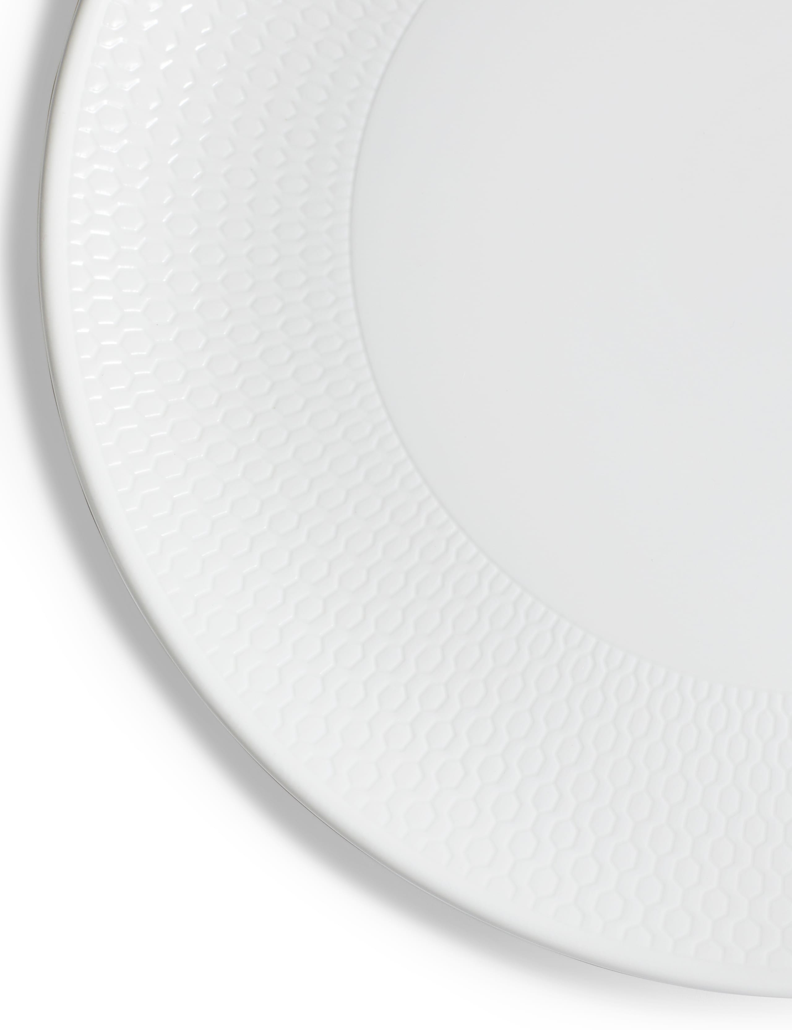 Wedgwood Gio dinner plates set of 2, fine china, imported from the UK