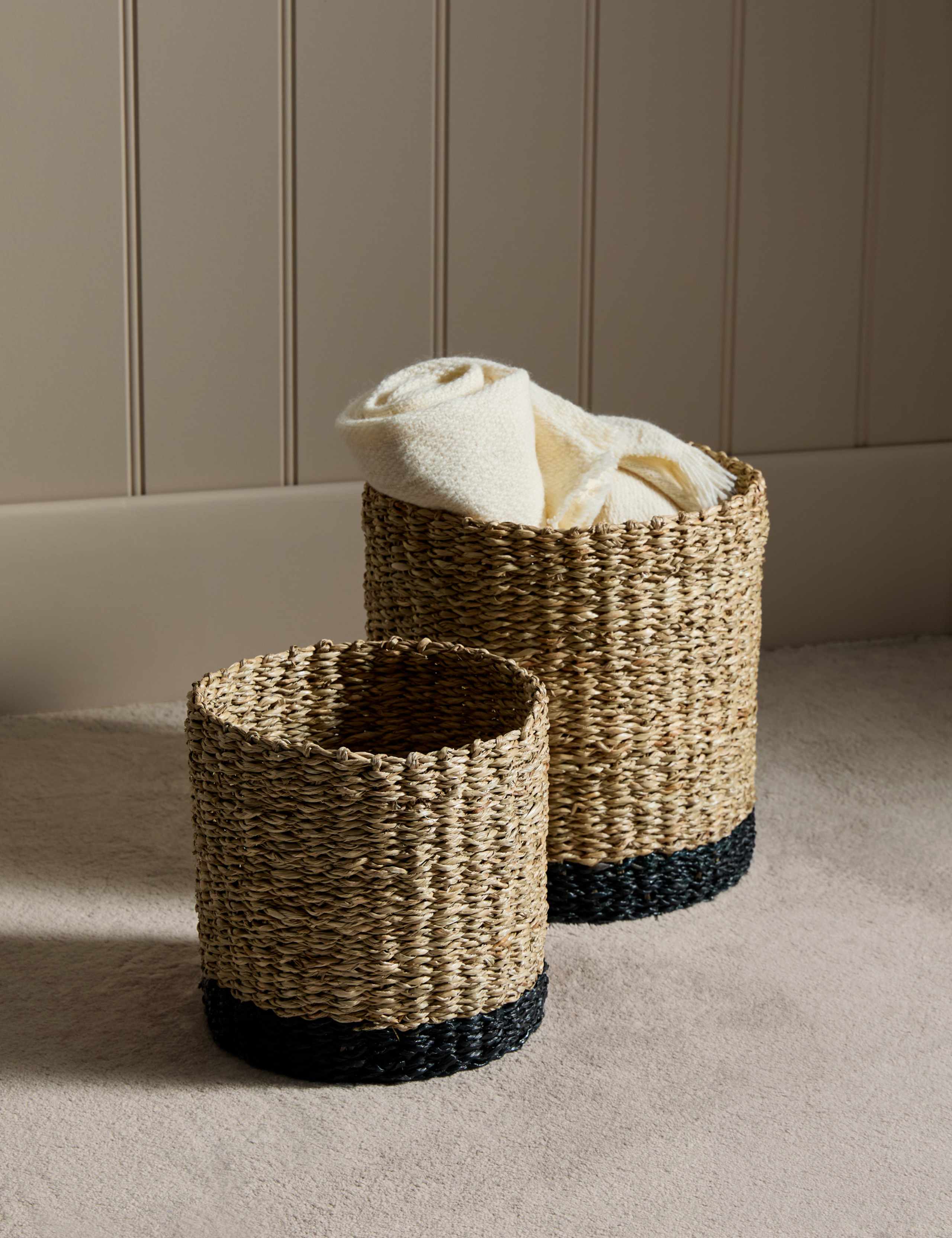 Set of 2 raffia and seagrass baskets for home storage, UK version