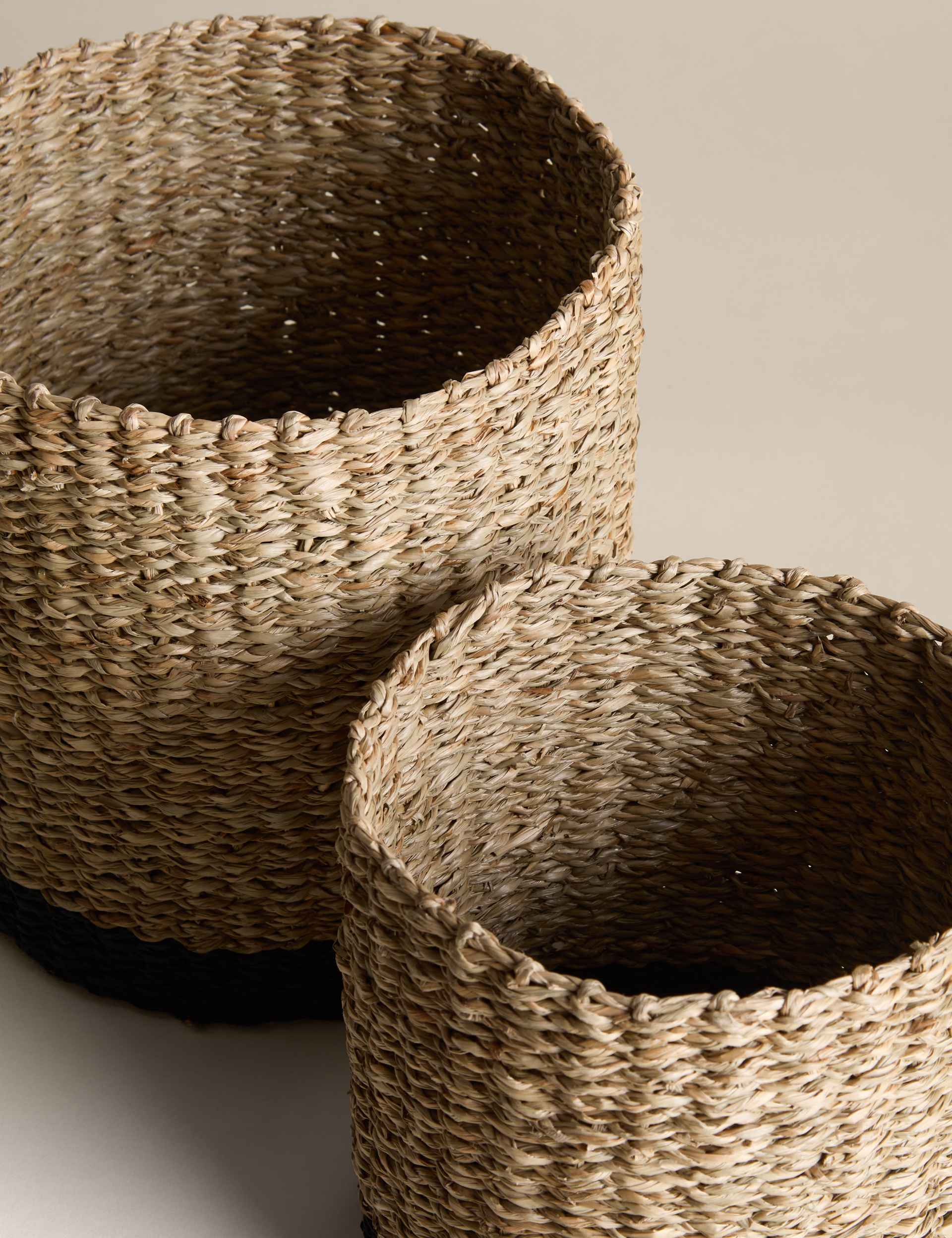 Set of 2 raffia and seagrass baskets for home storage, UK version