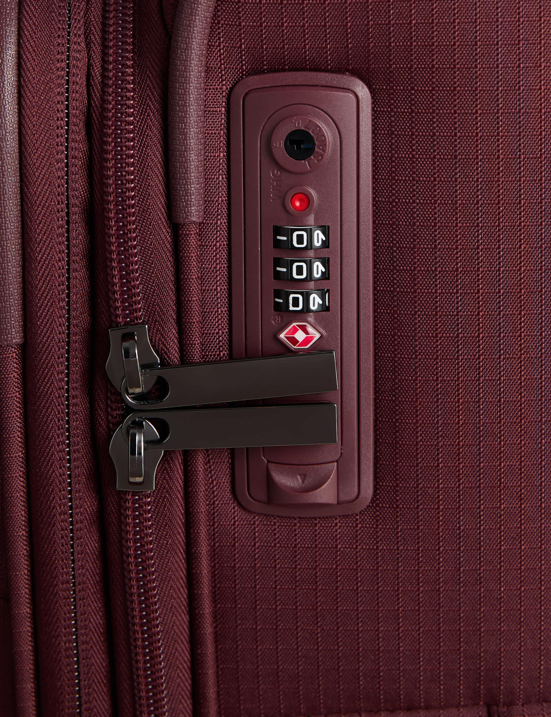 Geneva 3-piece soft suitcase set with 4 wheels, UK version