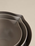 Set of 3 stacking mixing bowls with pouring spout - British product