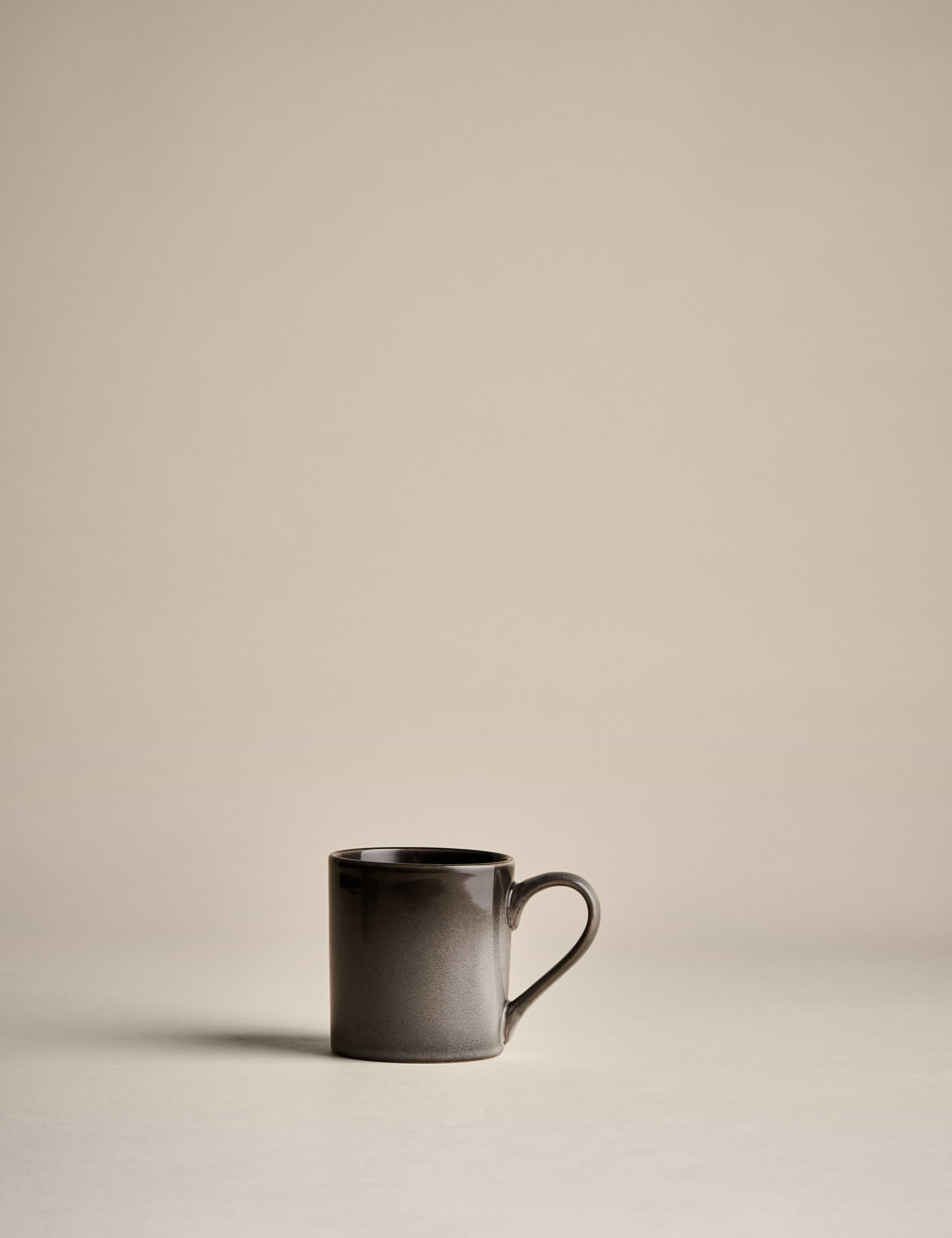 Amberley reactive mugs set of 4 (British brand)