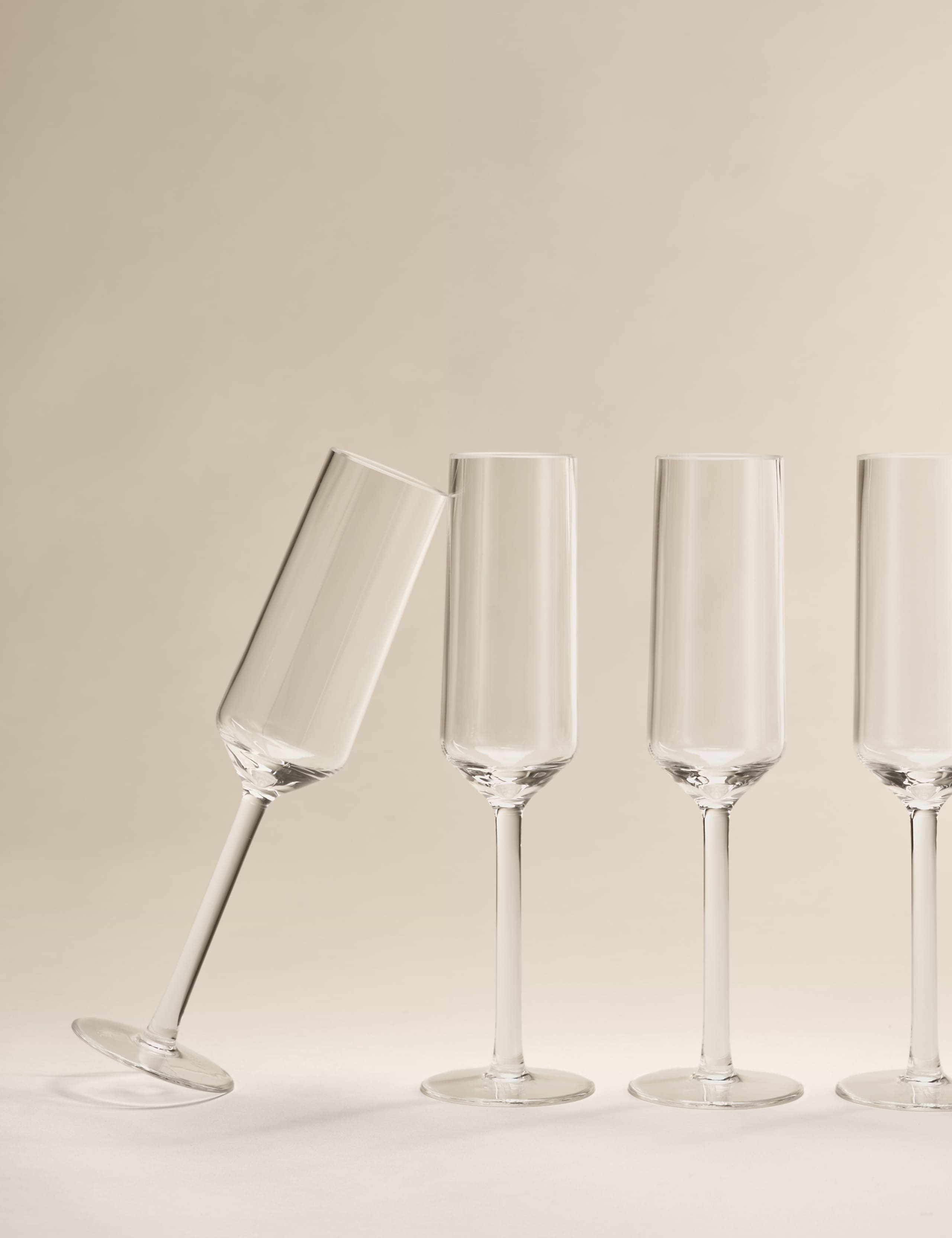 Angular picnic champagne flutes set of 4, durable plastic (British brand)