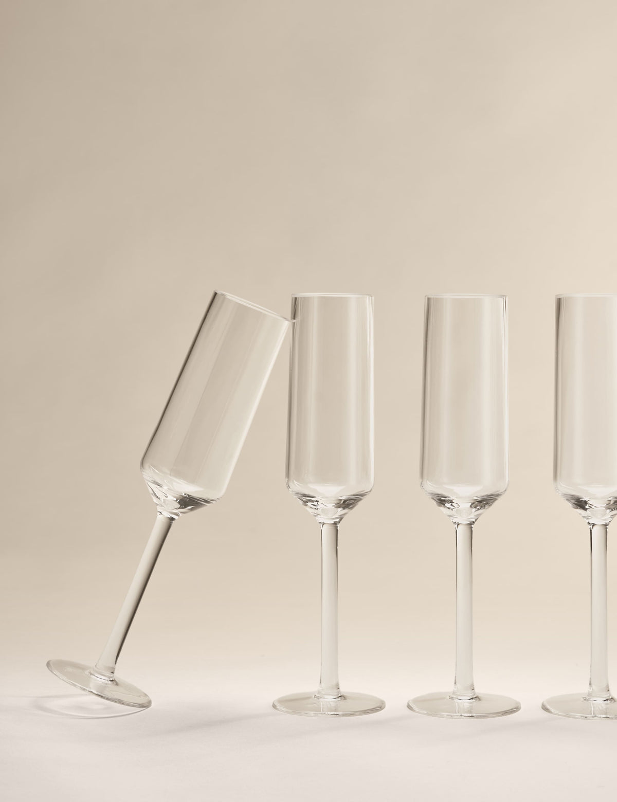 Angular picnic champagne flutes set of 4, durable plastic (British brand)
