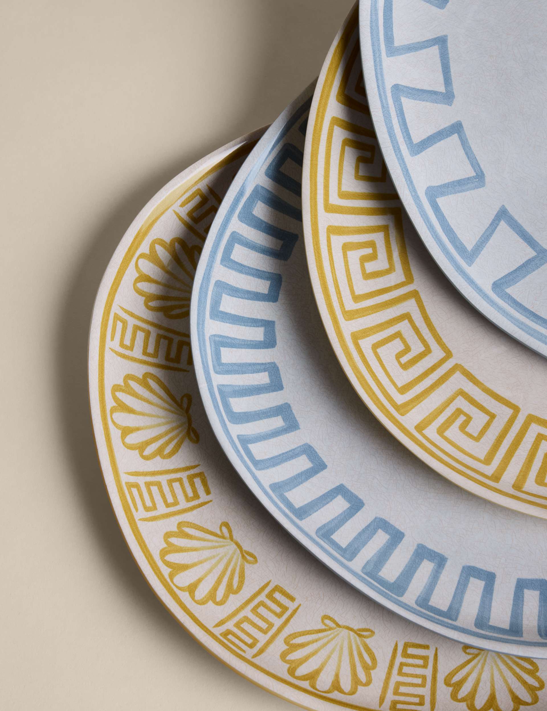 Set of 4 coastal picnic dinner plates - British product
