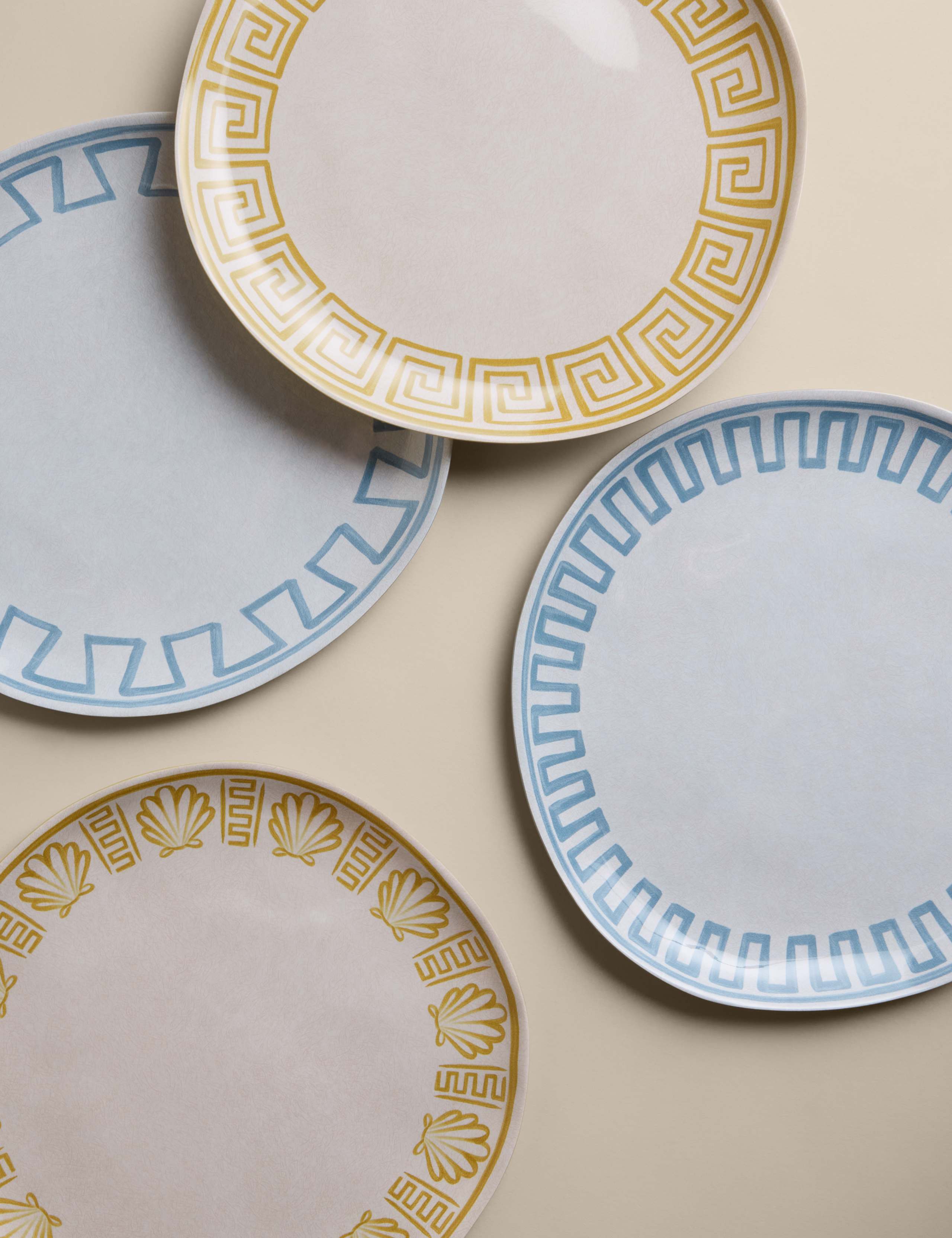 Set of 4 coastal picnic dinner plates - British product