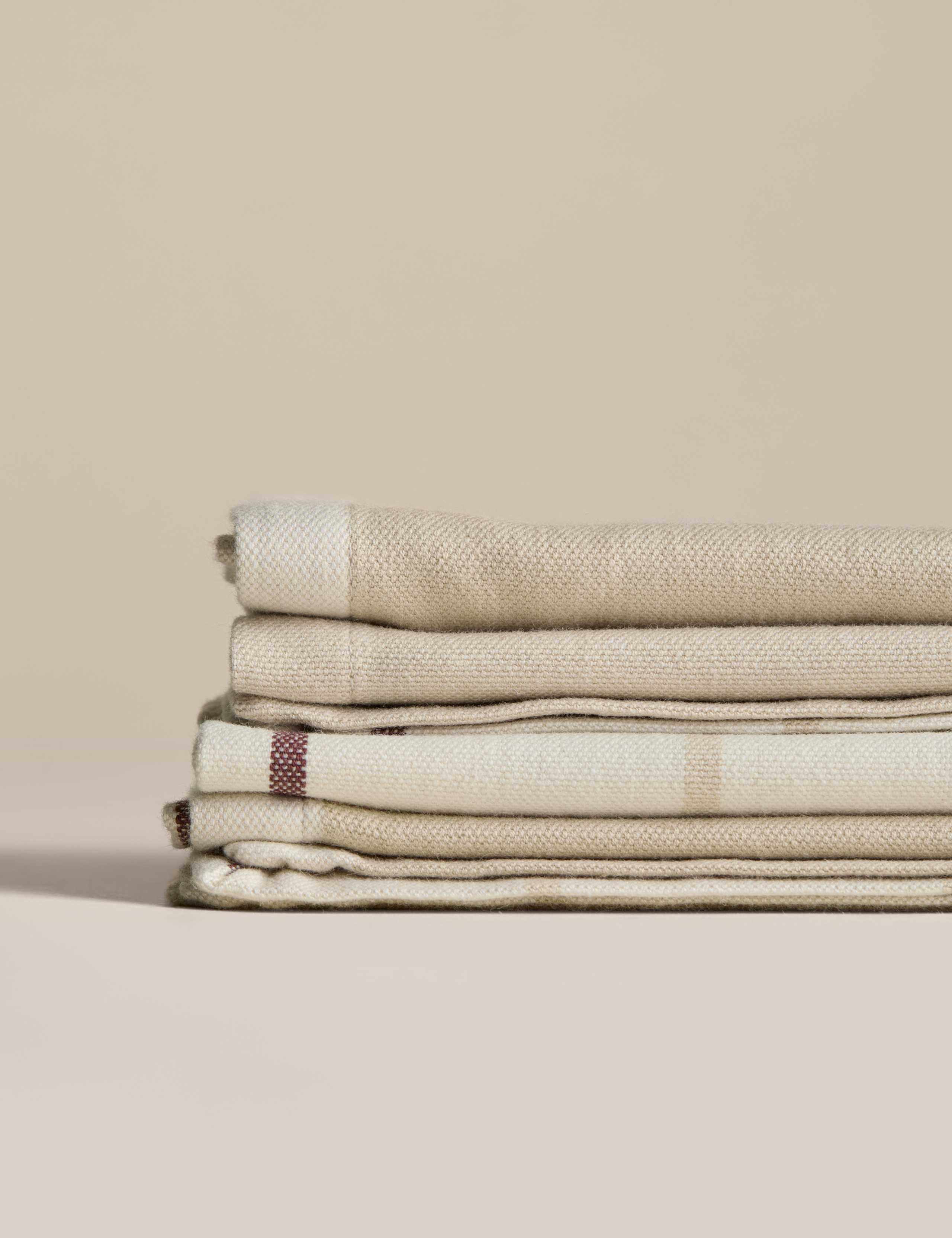 Set of 4 cotton rich checked napkins (British brand)
