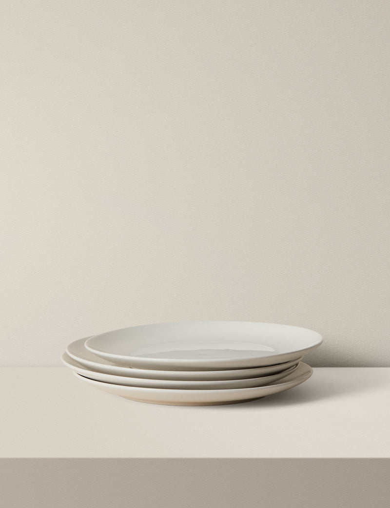 Set of four porcelain dinner plates from the UK - British product