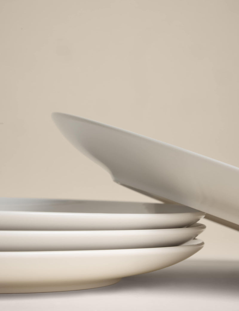 Set of four porcelain dinner plates from the UK - British product