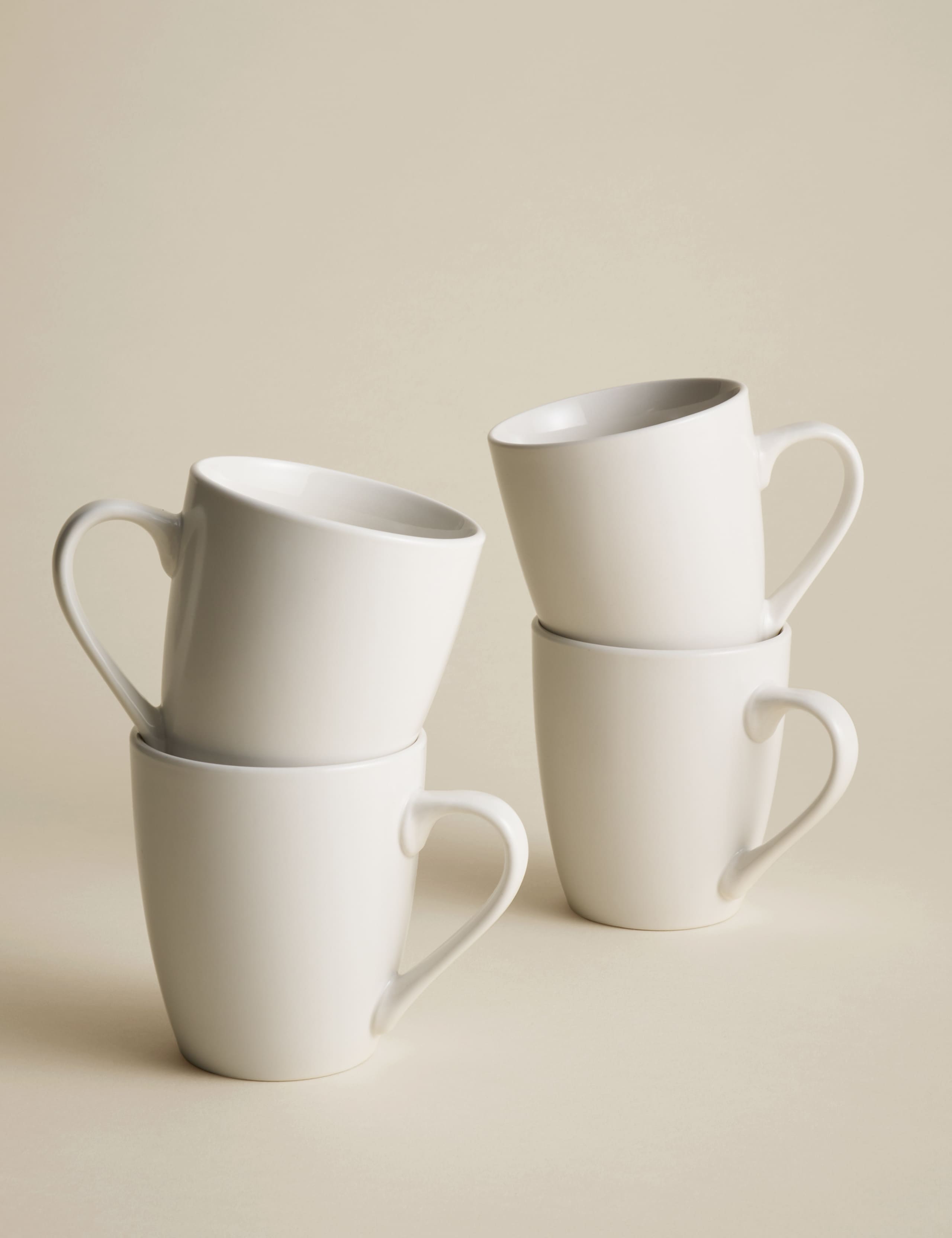 Set of 4 everyday porcelain mugs (British brand)