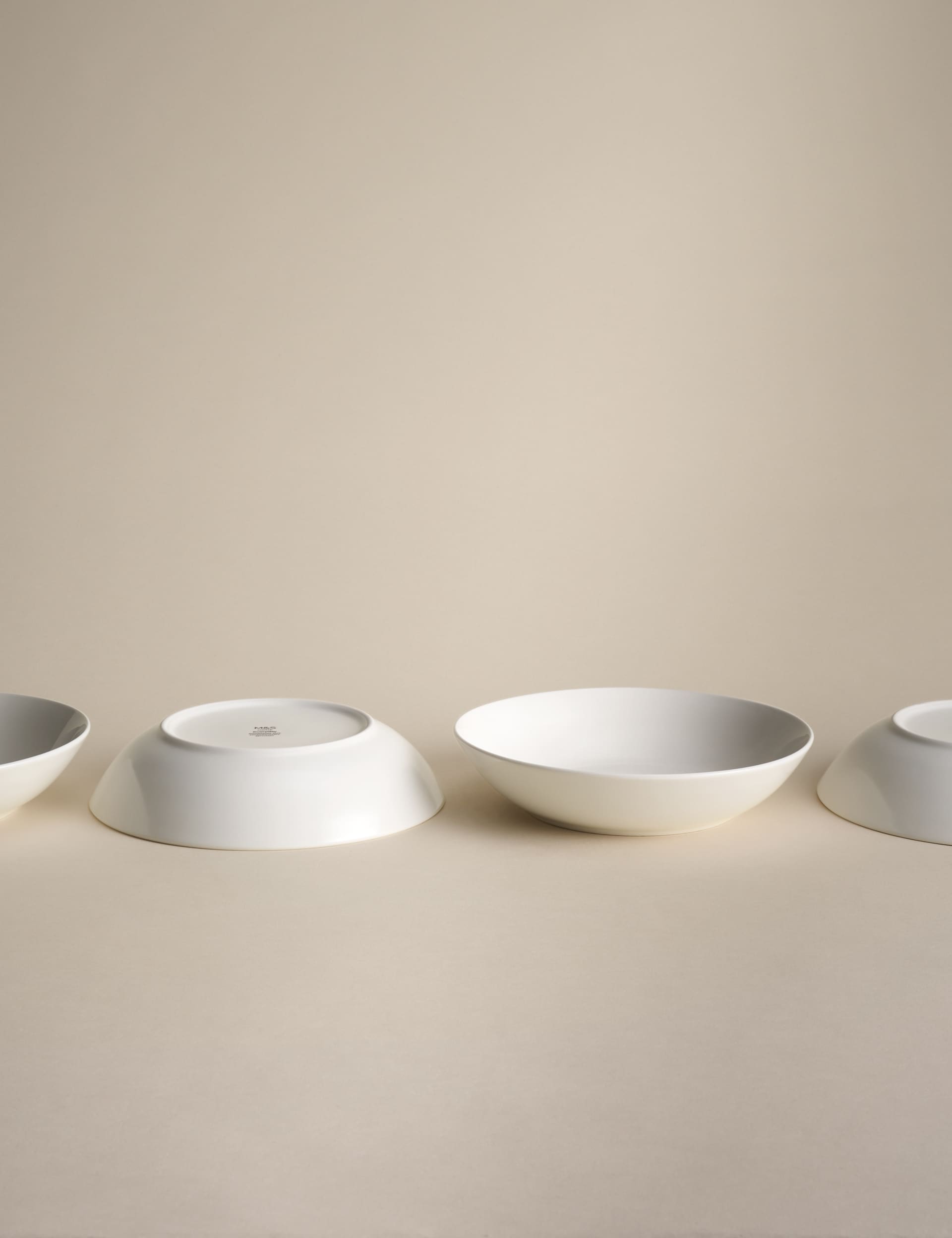 Set of 4 everyday porcelain pasta bowls (British brand)