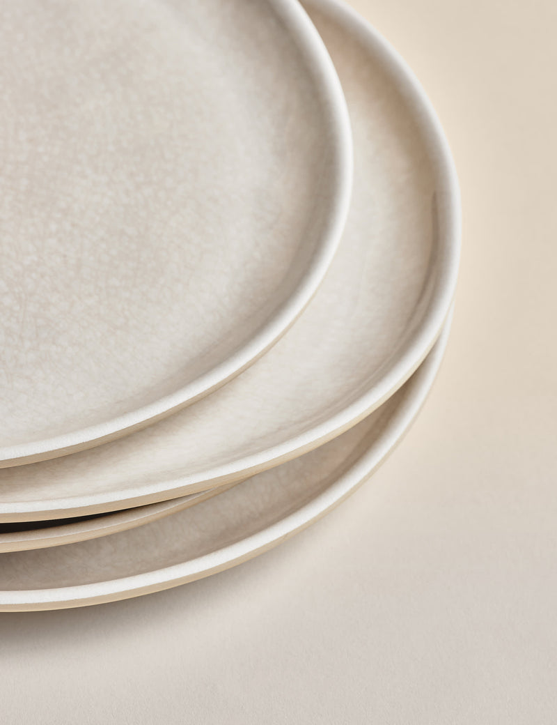 Set of 4 linen reactive picnic dinner plates (British brand)