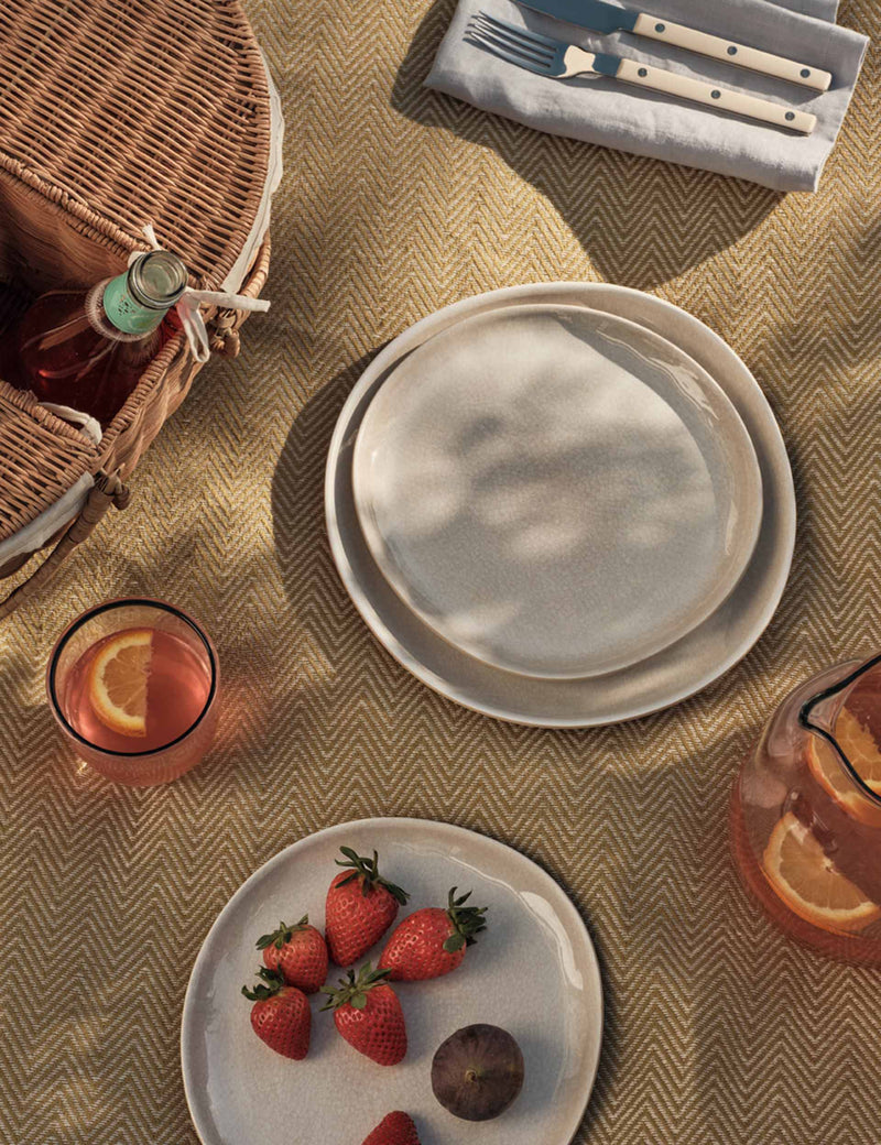 Set of 4 Linen Reactive picnic side plates (British brand)