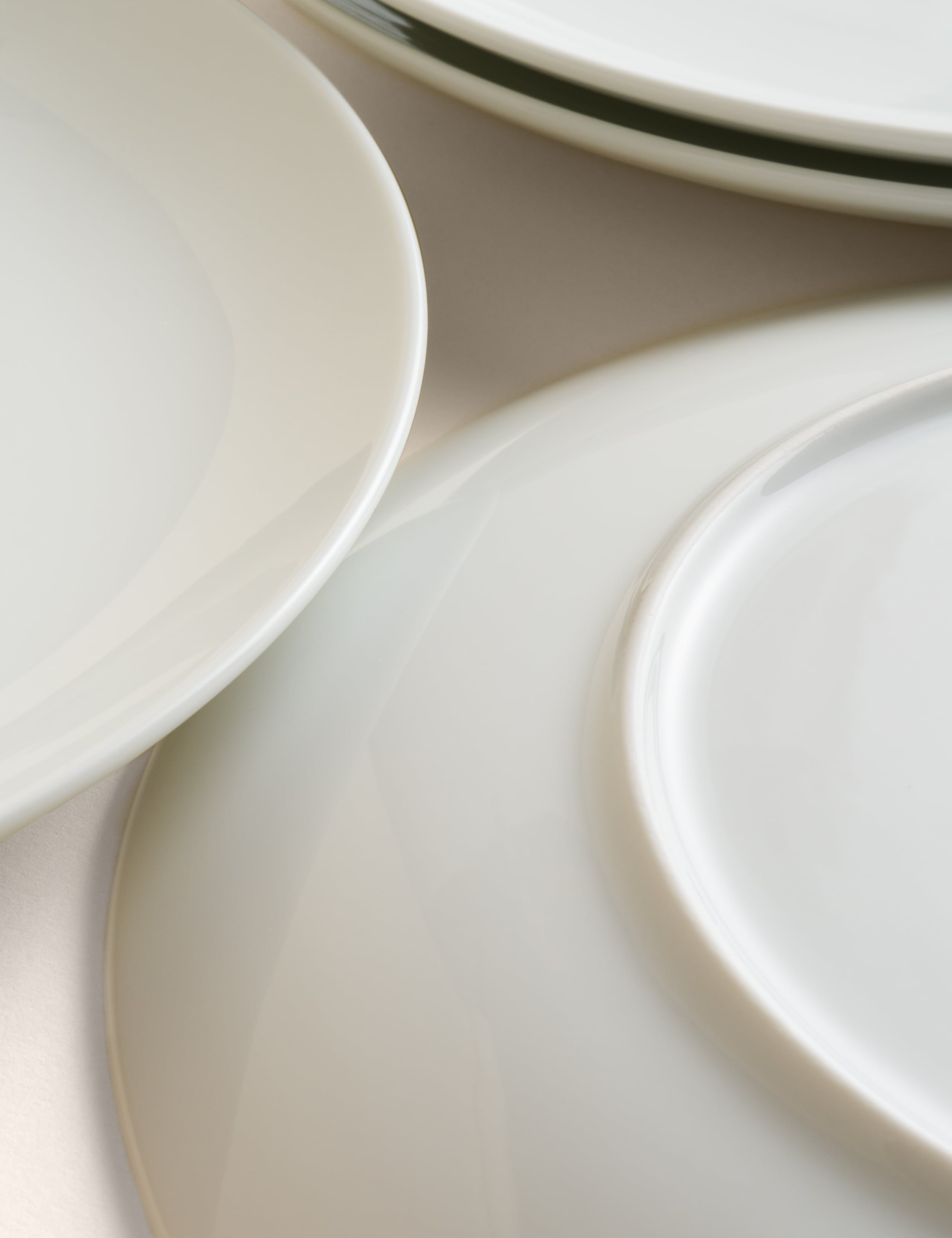 Maxim coupe dinner plates set of 4 for everyday use - British product