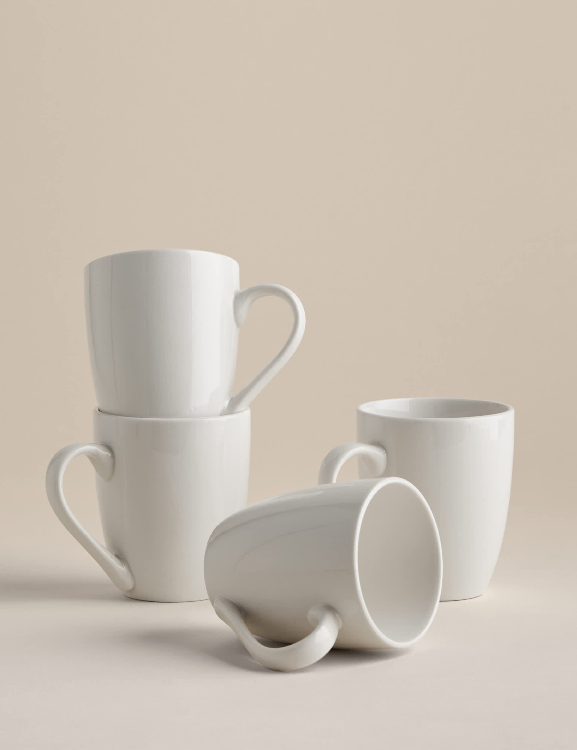 Set of 4 porcelain mugs (British brand)