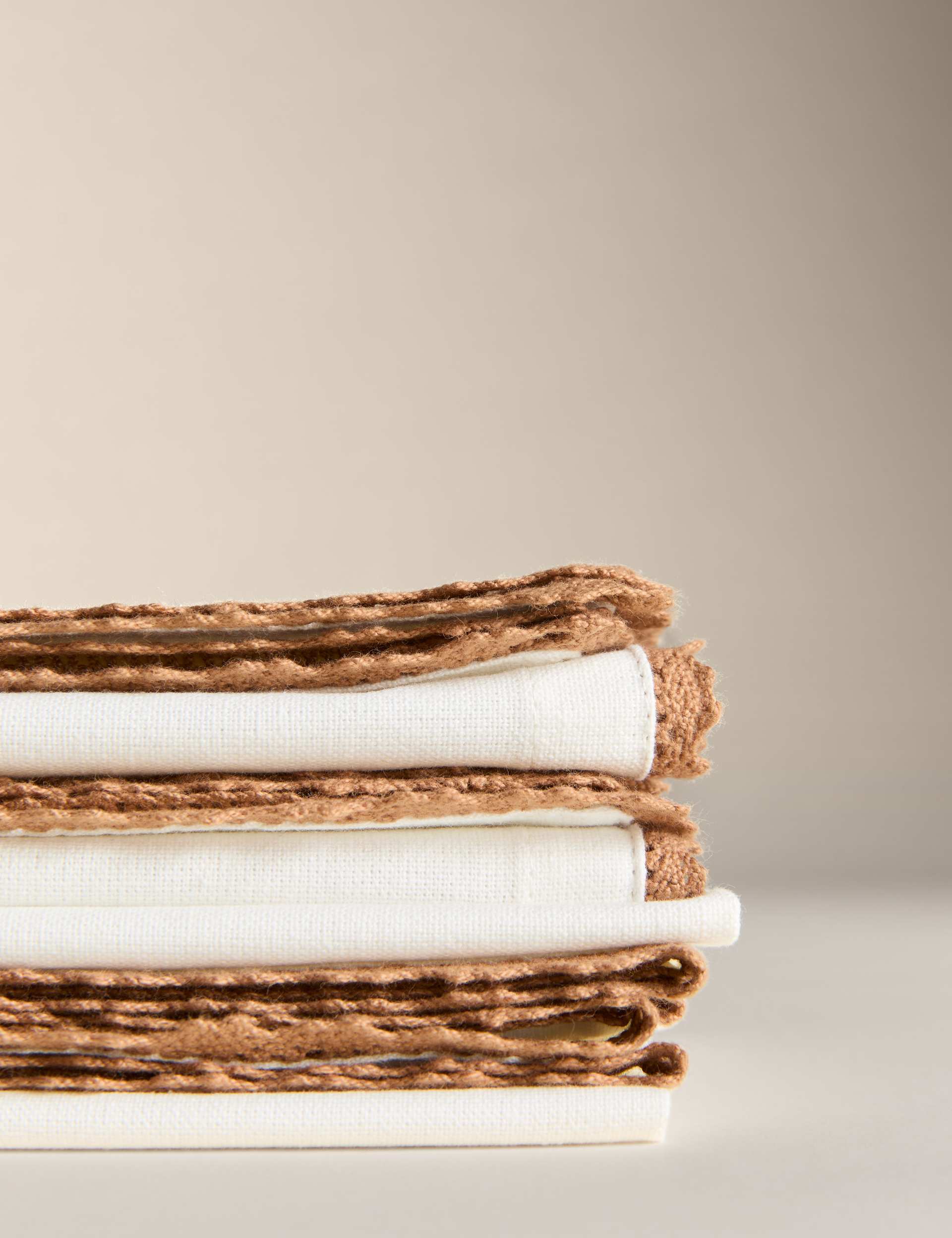 Pure Cotton Napkins with Lace Border 40x40 cm (British brand)