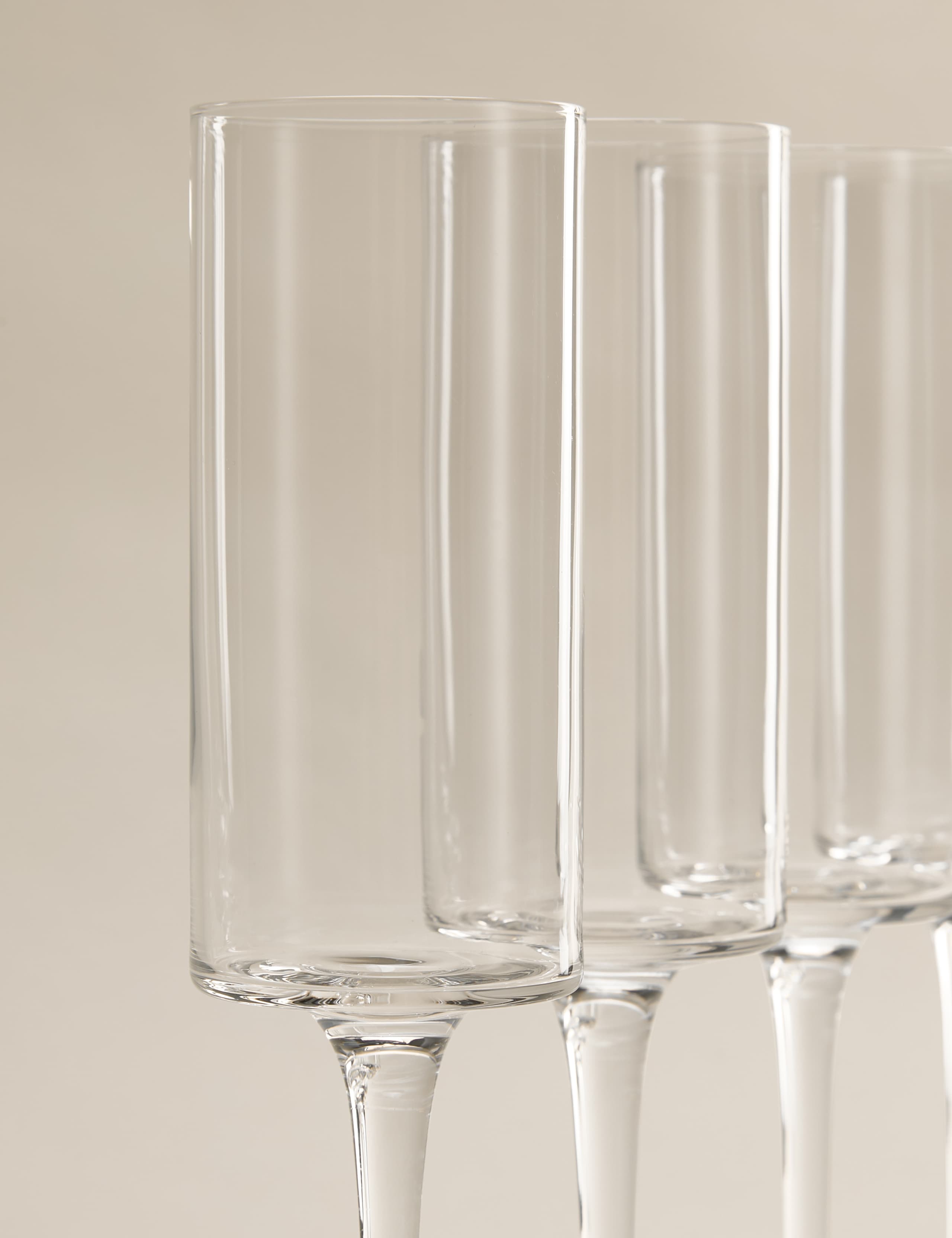 Straight sided champagne flutes set of 4 - British product