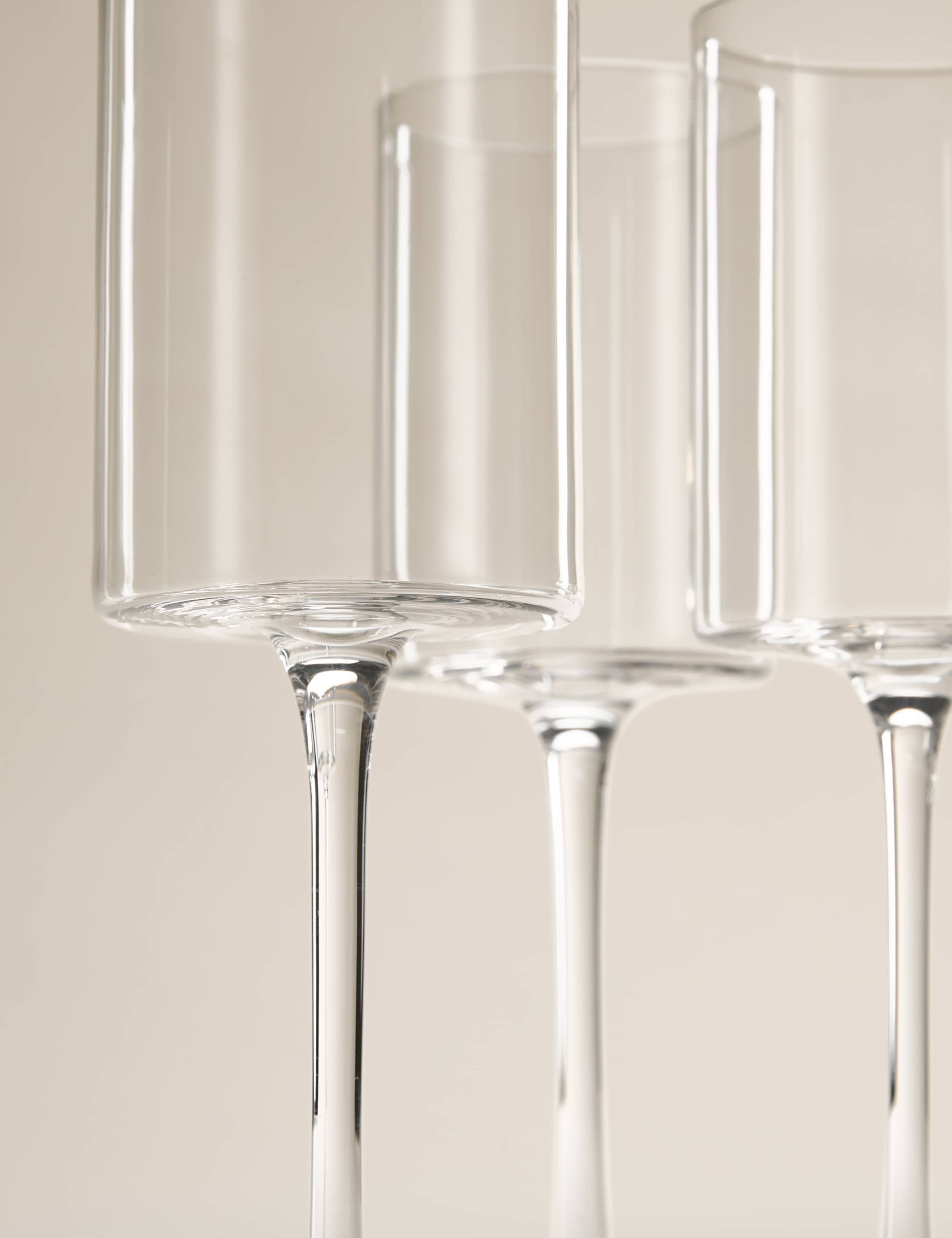 Set of 4 straight sided wine glasses, UK version