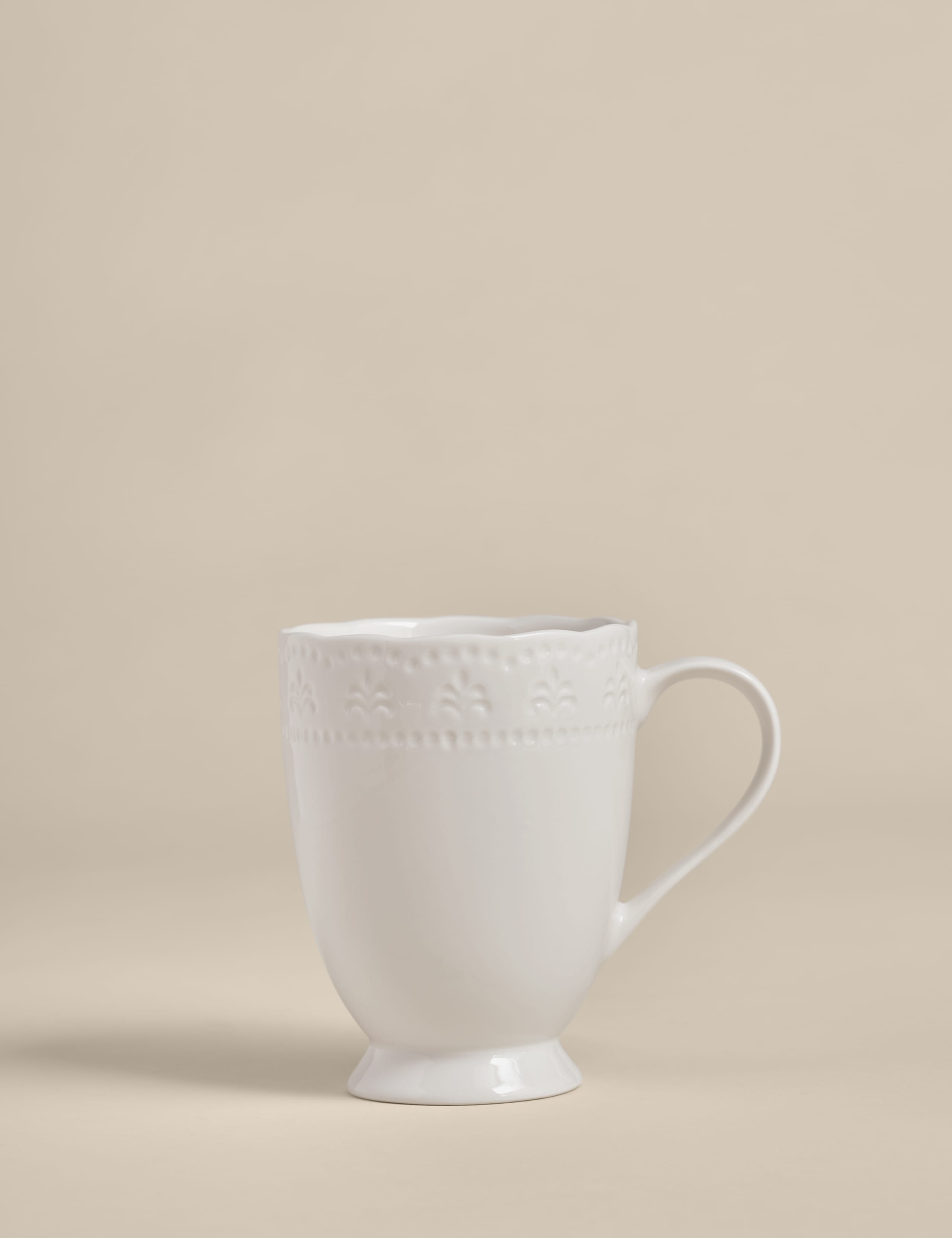 Set of four vintage china mugs (British brand)