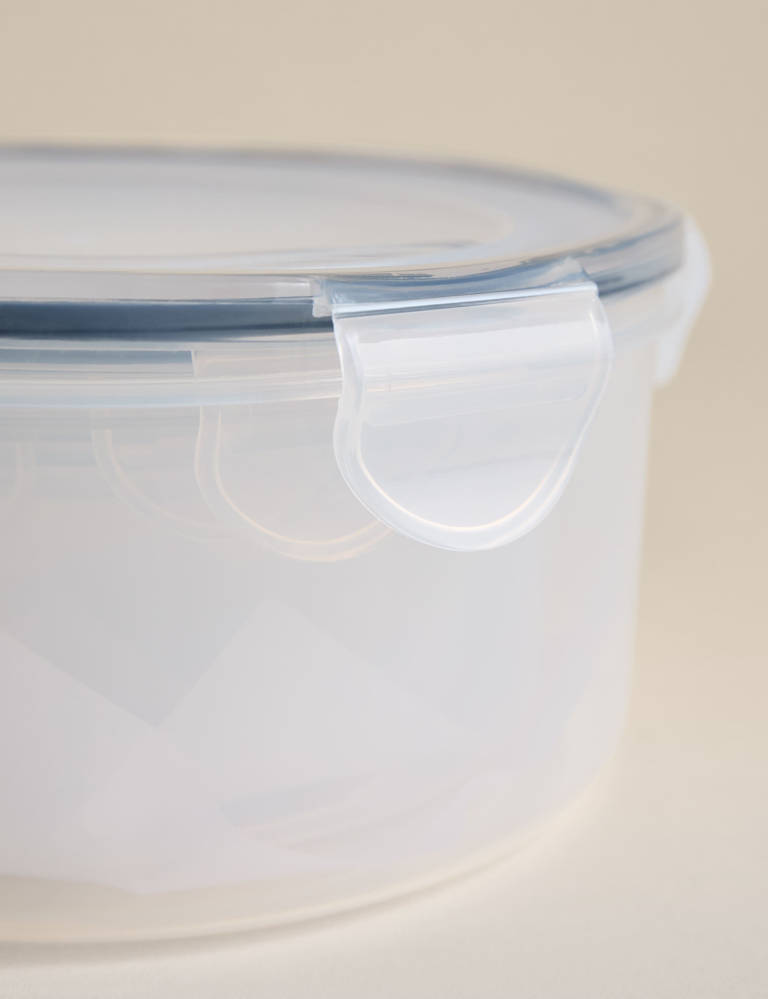 Round nesting storage containers set of 5 (British brand)