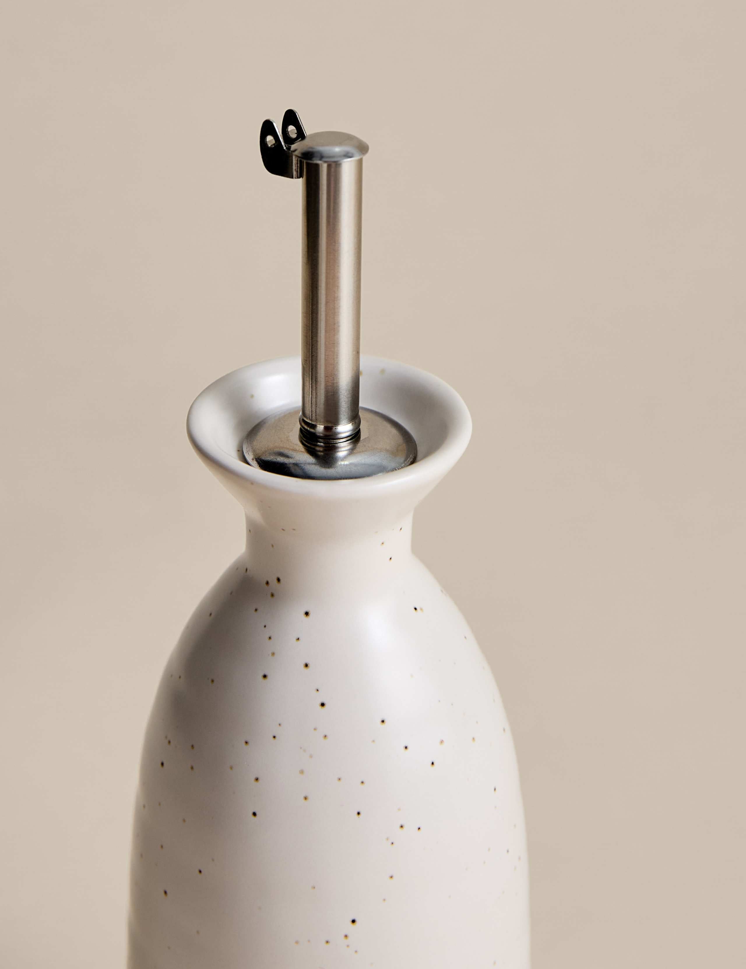 Small ceramic oil pourer 23.4 cm - British product