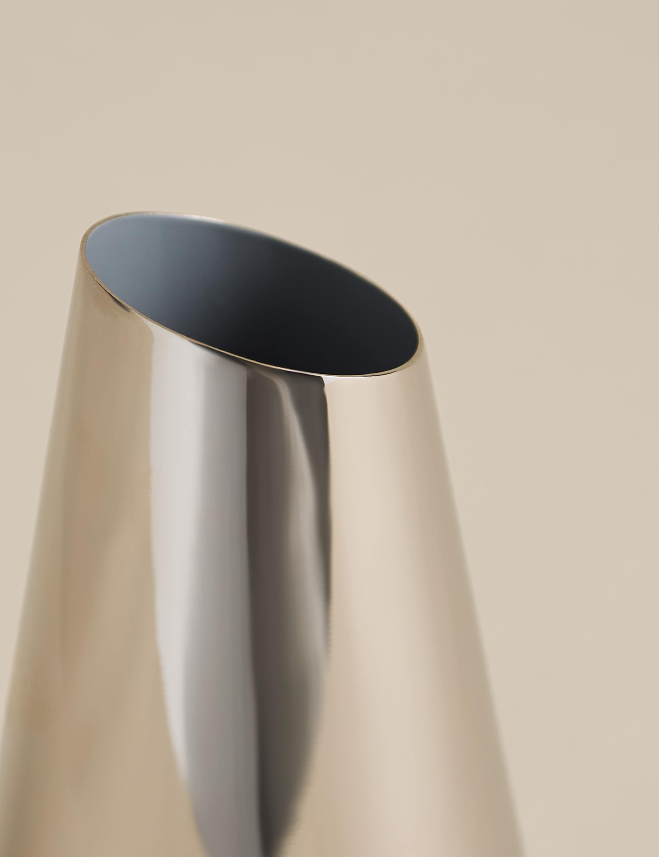 Small chrome vase with conical design 16 cm (British brand)