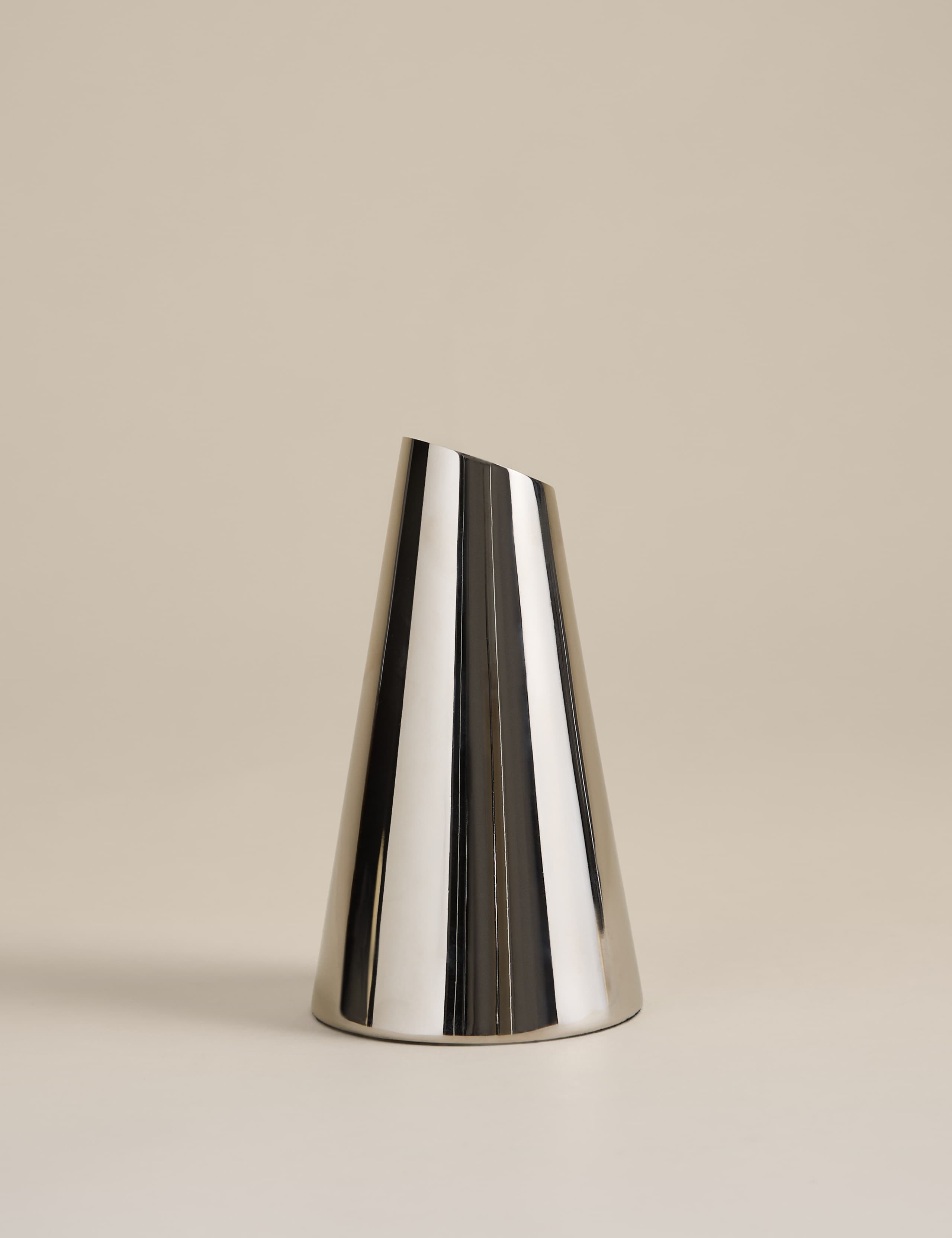 Small chrome vase with conical design 16 cm (British brand)
