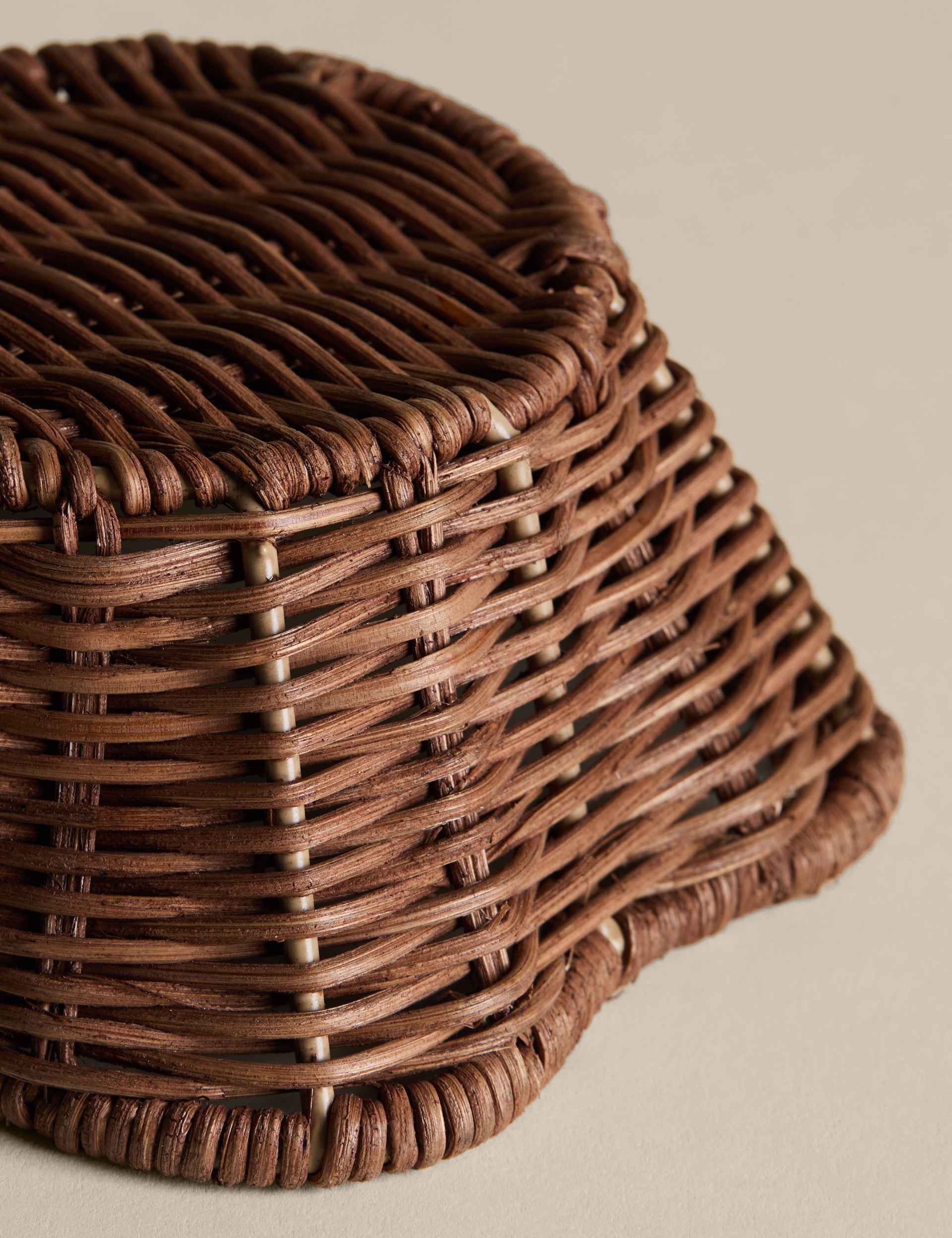 Small scalloped rattan trinket bowl 15cm, UK version